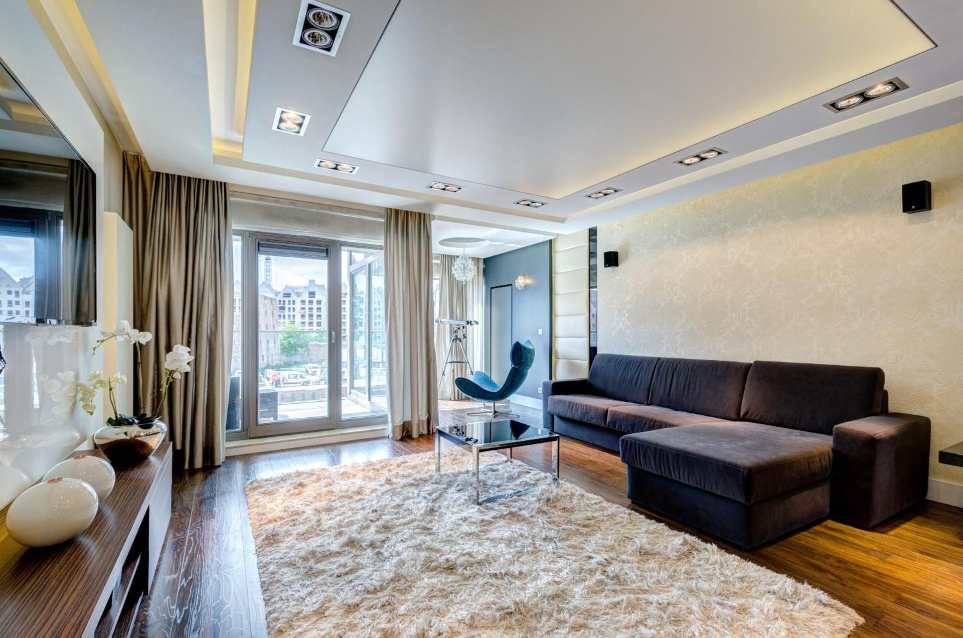 Premier Two-Bedroom Apartment with River View and Balcony (6 Adults)