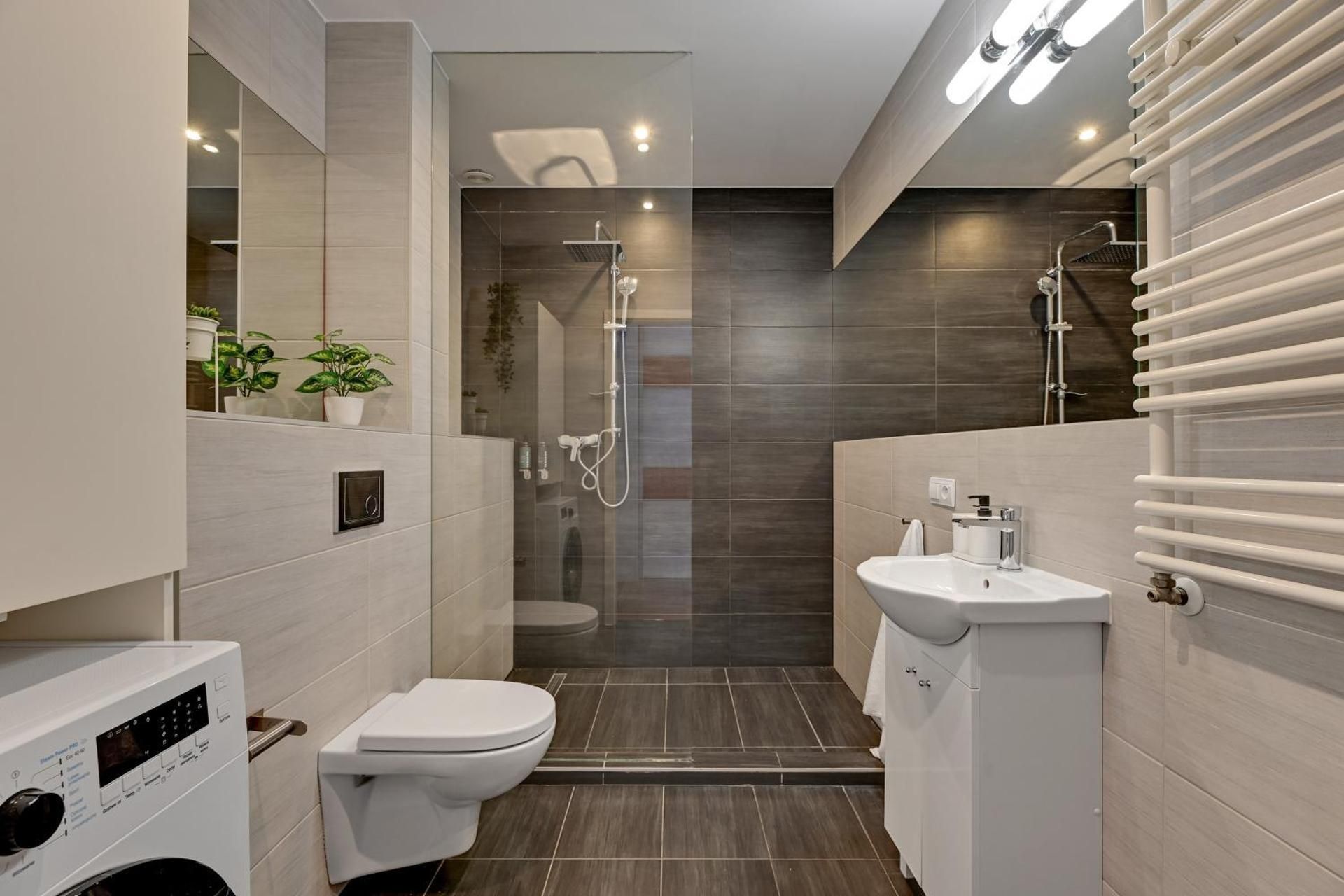 Two-Bedroom Deluxe Apartment with Balcony