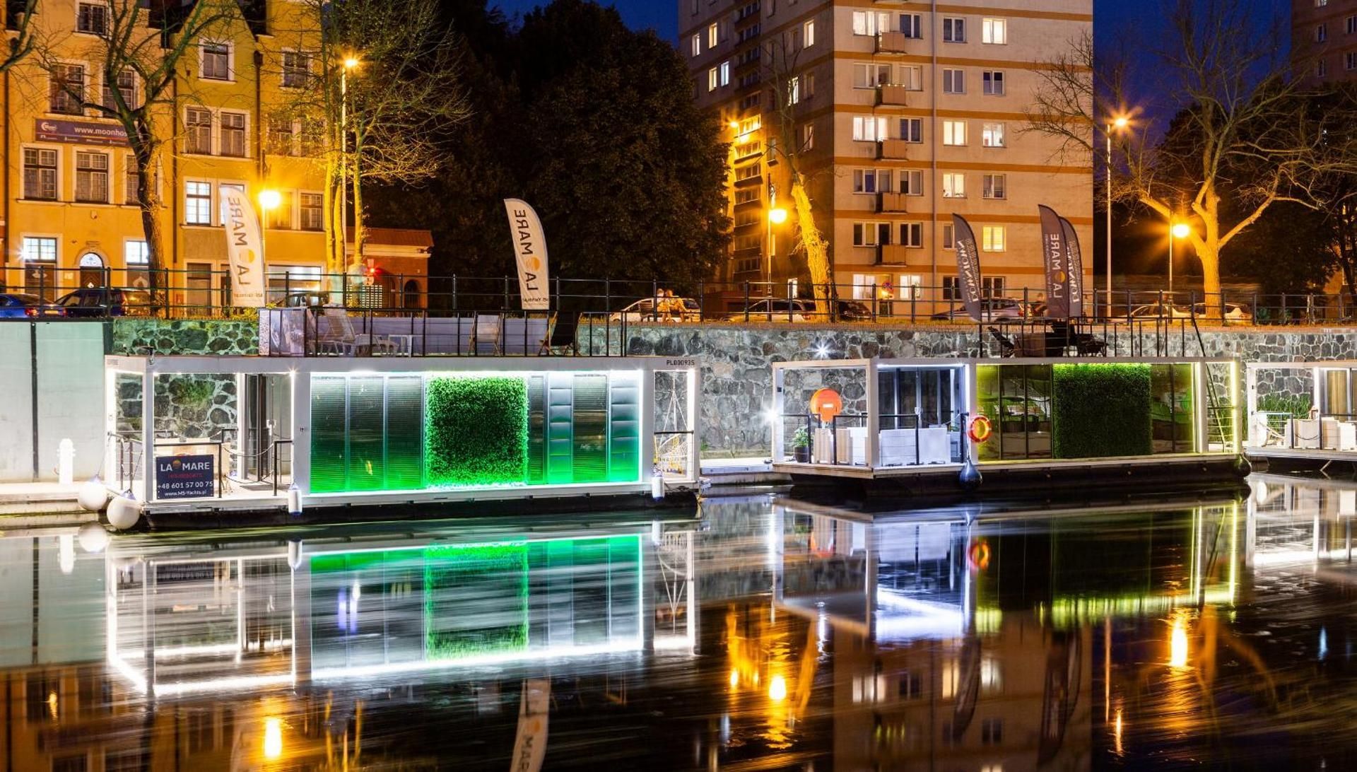 Domy Na Wodzie - La Mare Motlava Houseboats by Downtown Apartments