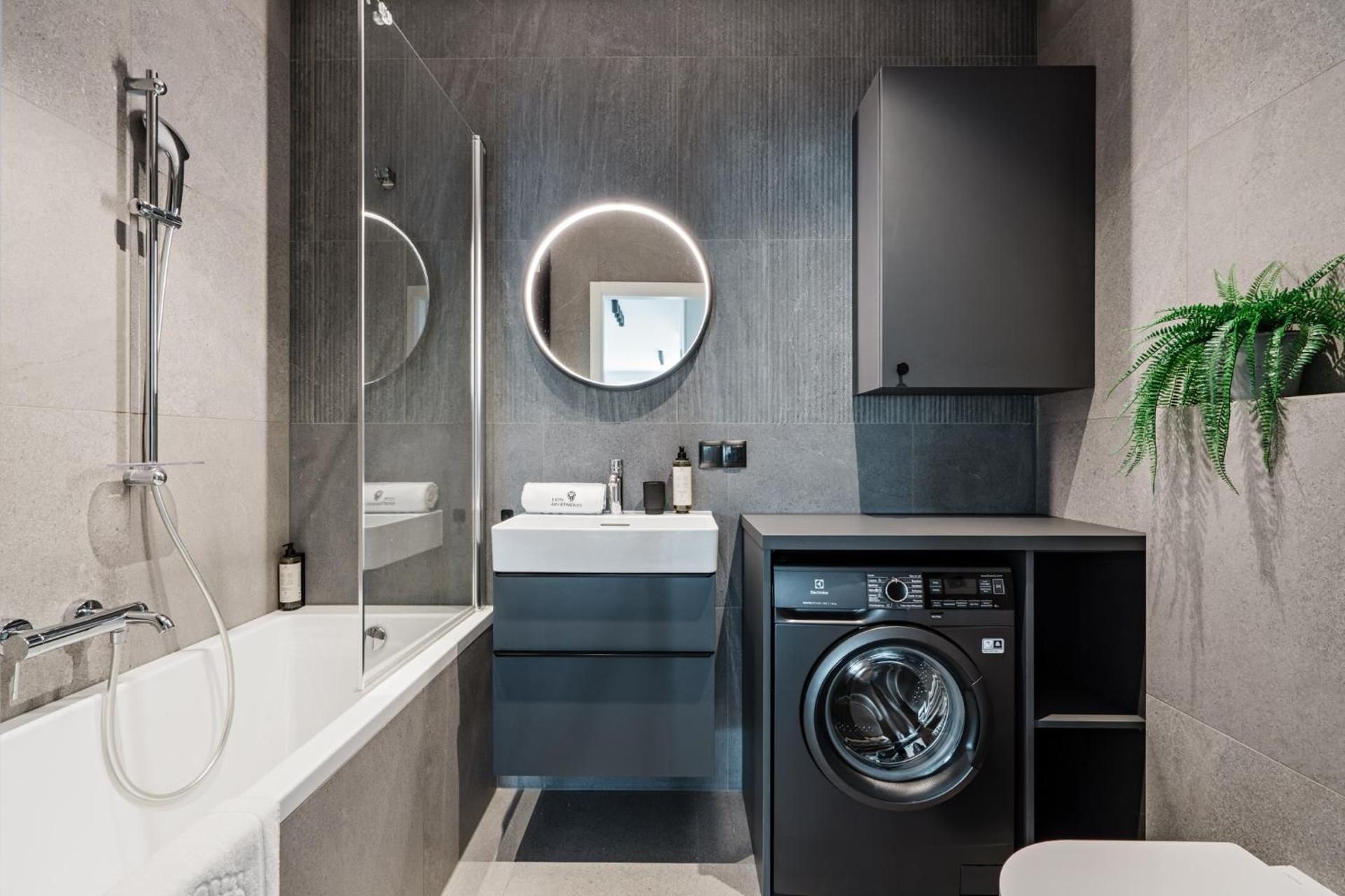 Scala City Center Premium Apartments with Parking by Lion Apartments Two-Bedroom Deluxe Apartment with Balcony 2