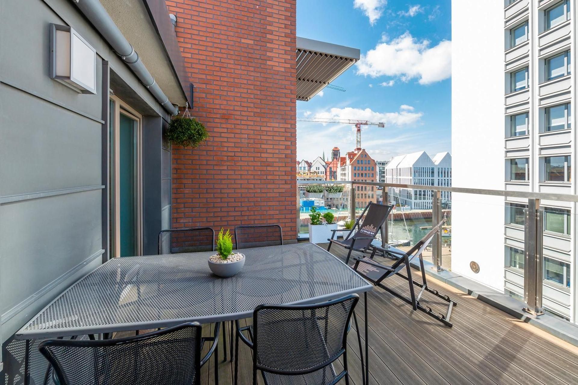 Waterlane Riverside SPA, Pool & Gym by Downtown Apartments Apartment - Split Level 2