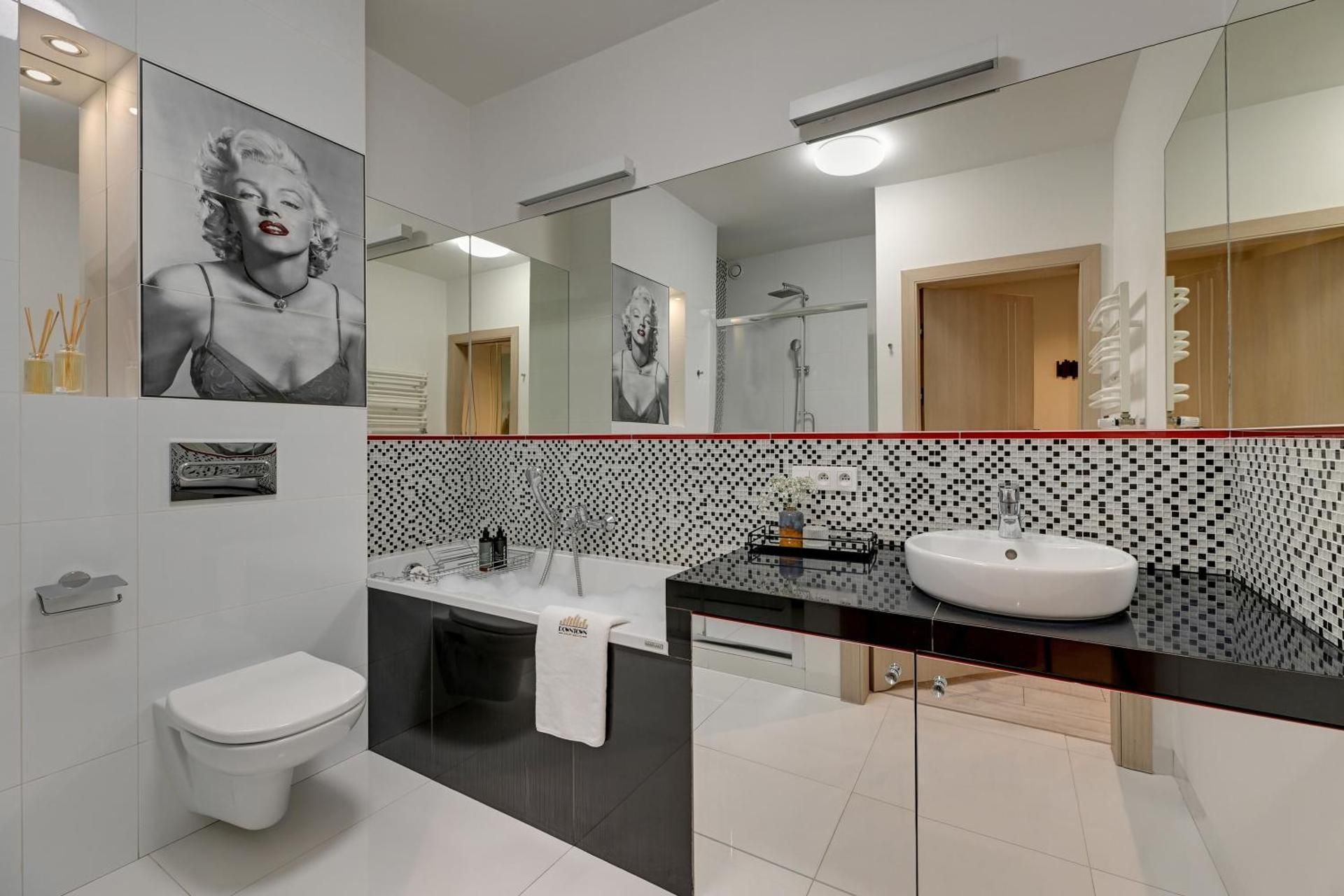 Two-Bedroom Deluxe Apartment