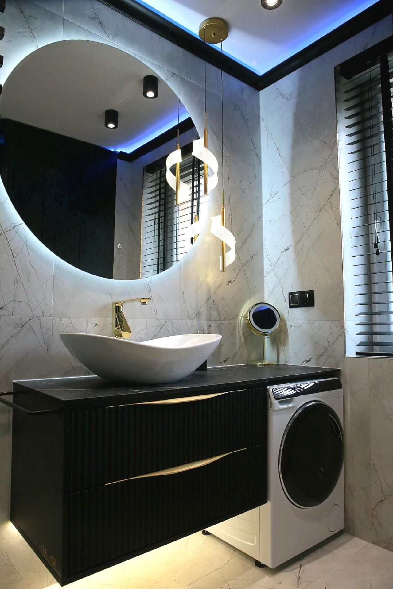 Two-Bedroom Deluxe Apartment with Balcony