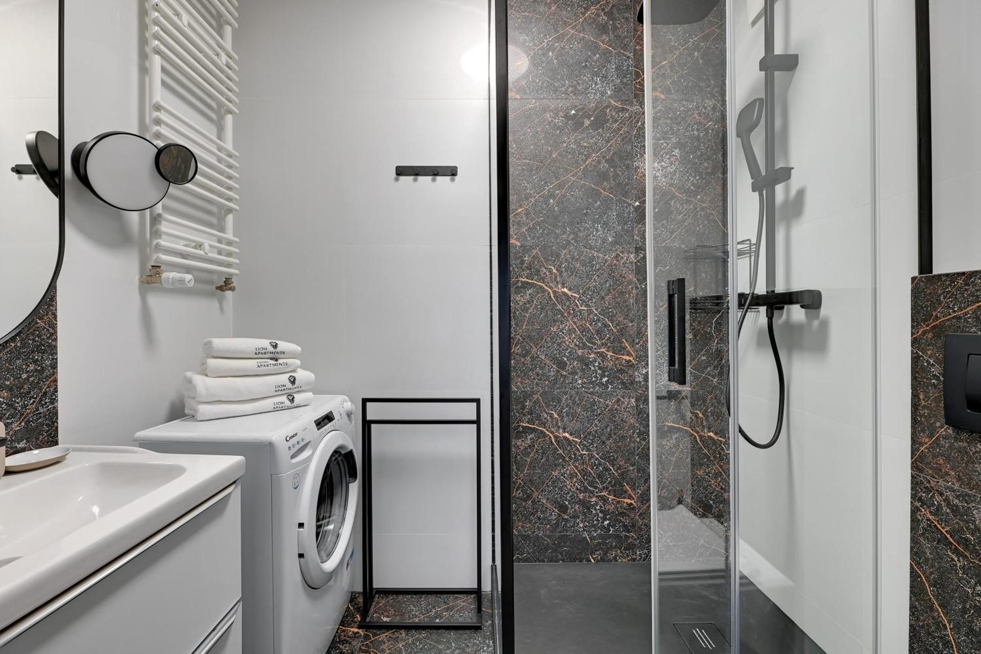 Riverside Nadmotlawie - Sauna, Gym & Kids Play by Lion Apartments One-Bedroom Apartment