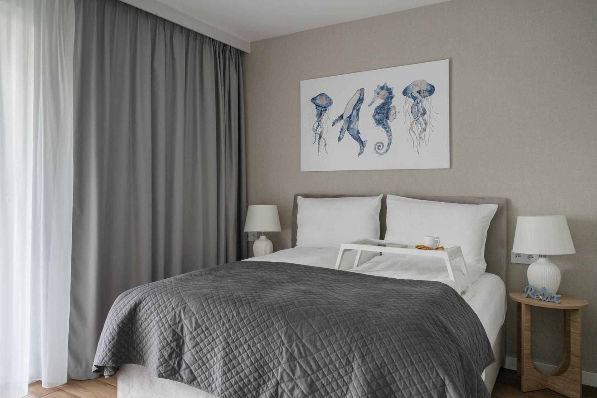 One-Bedroom Deluxe Apartment