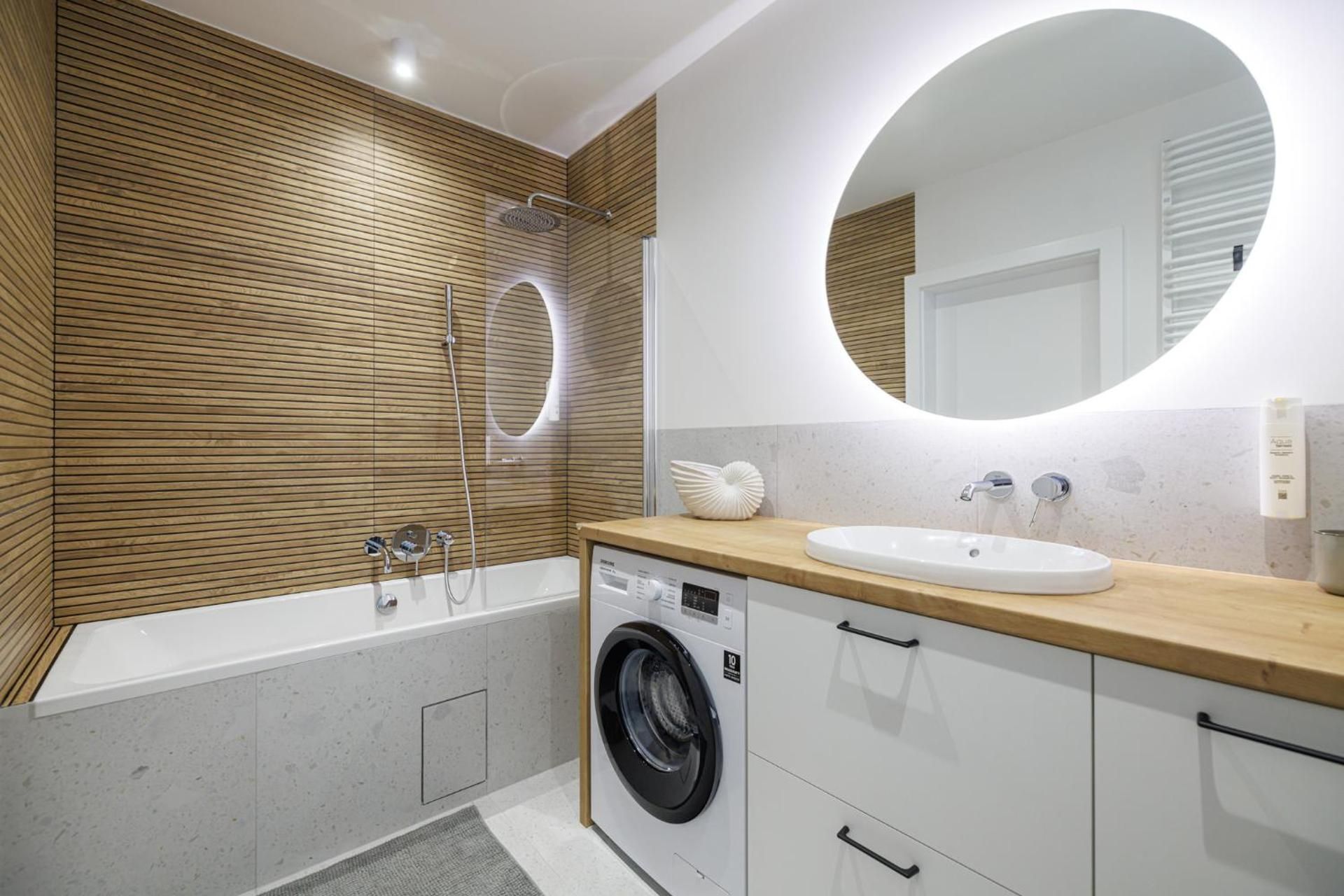 One-Bedroom Apartment with Terrace