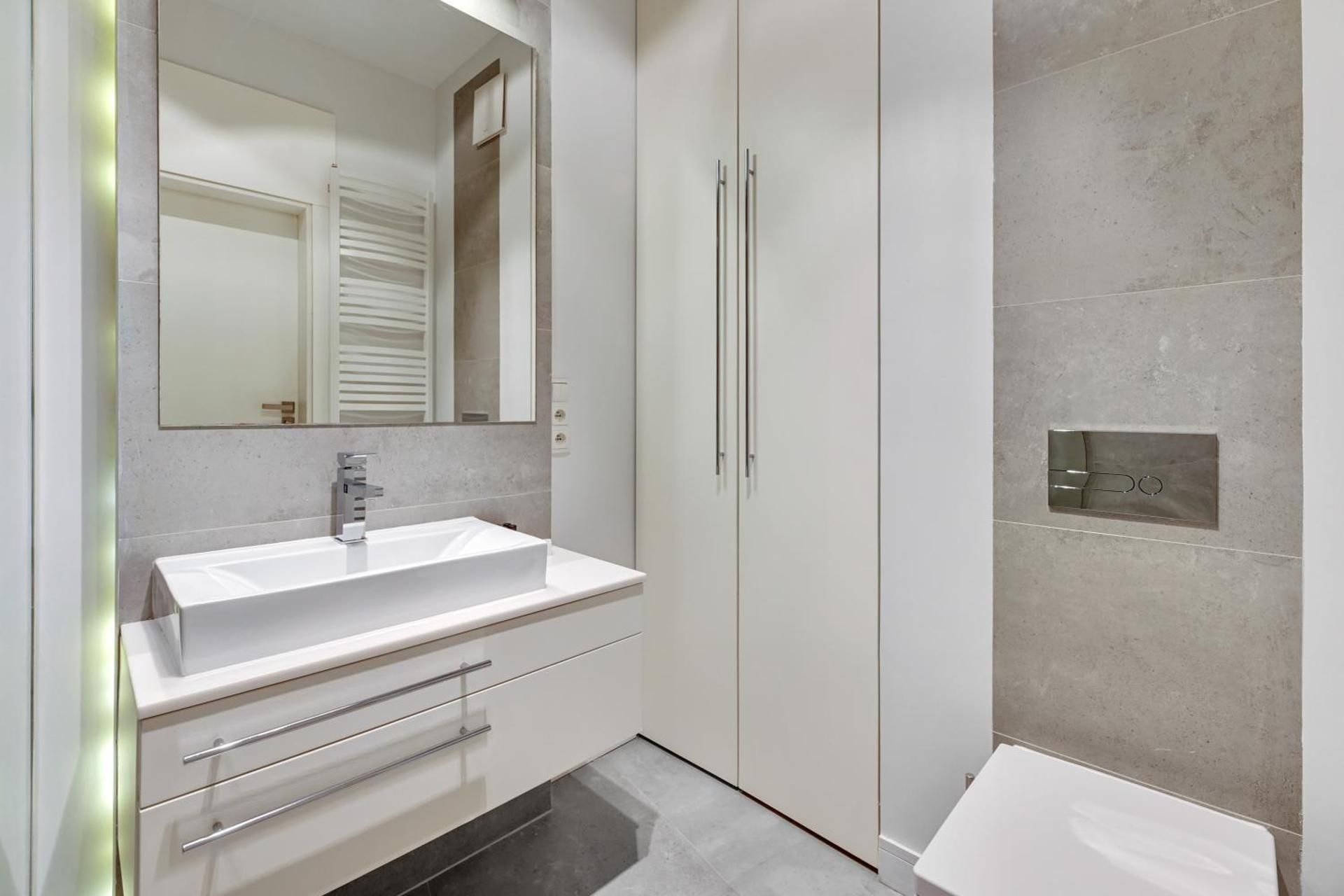 Two-Bedroom Apartment with Balcony (6 Adults)