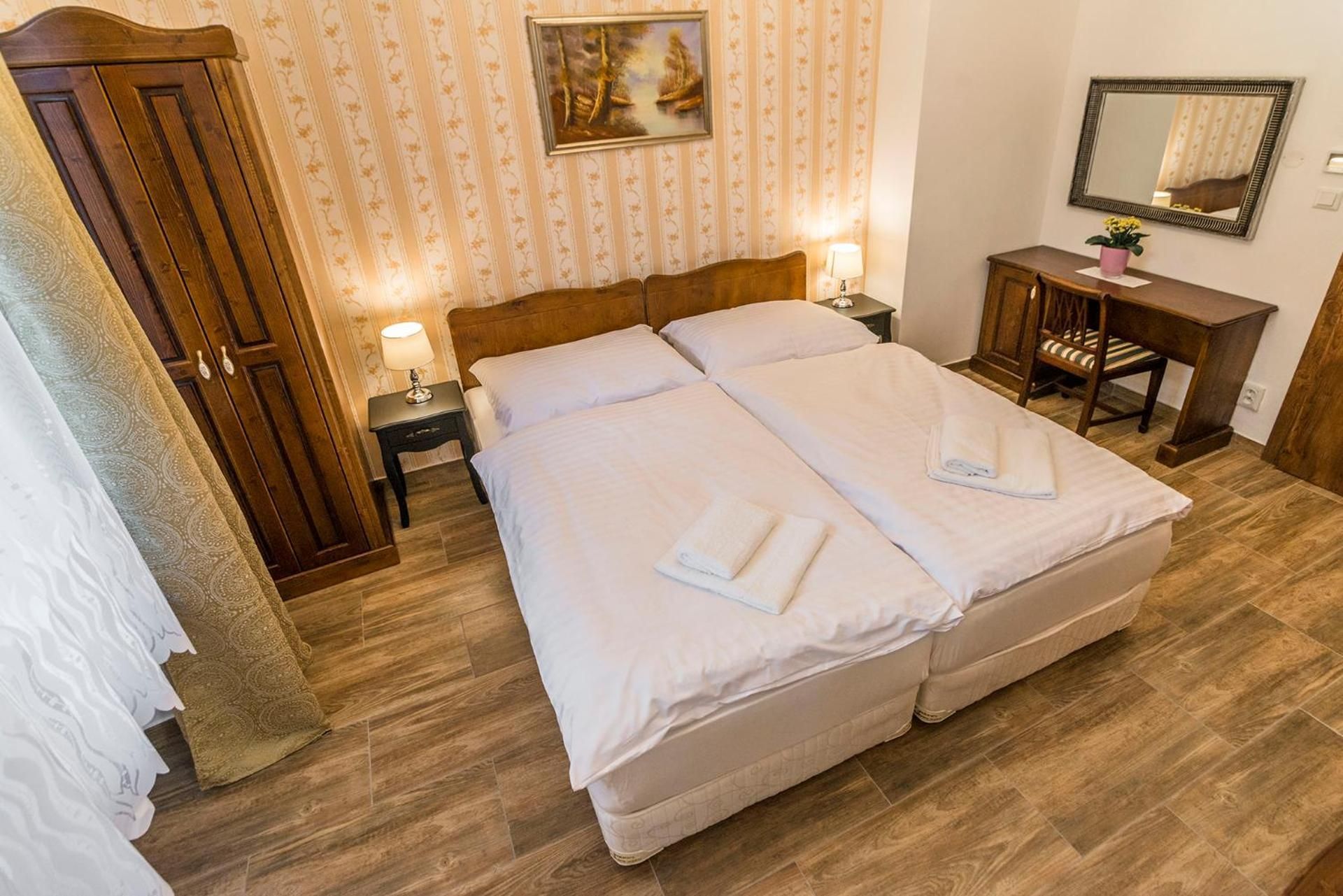 Apartment (2 Adults)