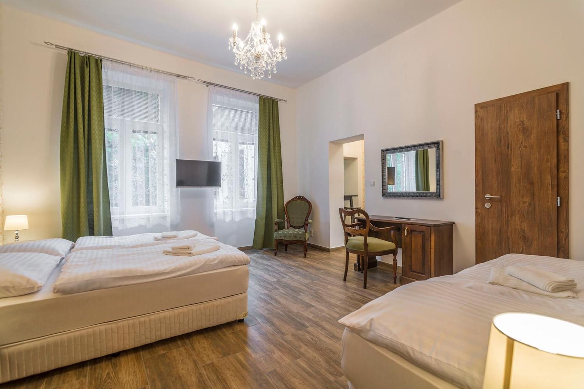 Deluxe Apartment with living room (3 Adults)