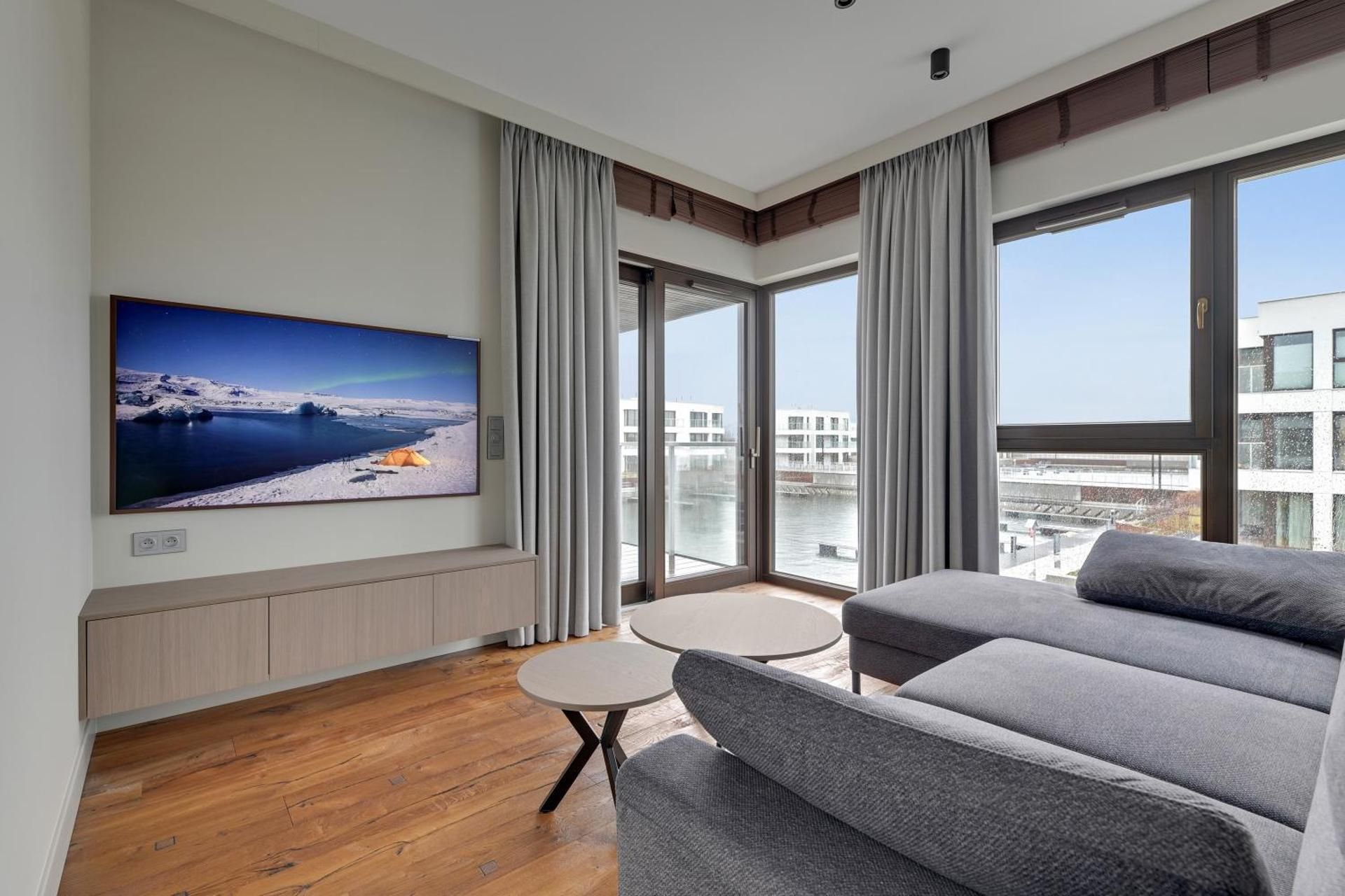 One-Bedroom Deluxe Apartment