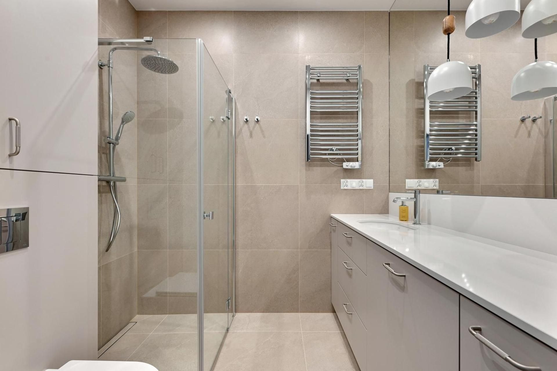 Superior One-Bedroom Apartment