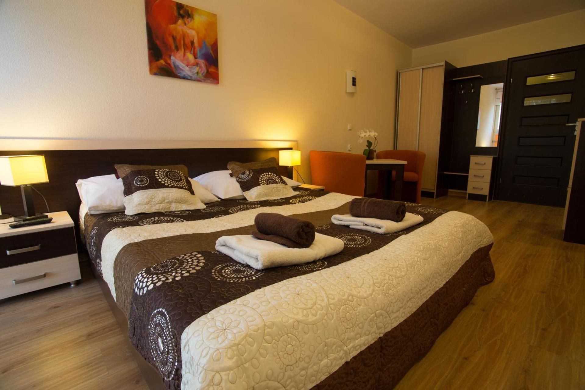 Double or Twin Room with Bathroom