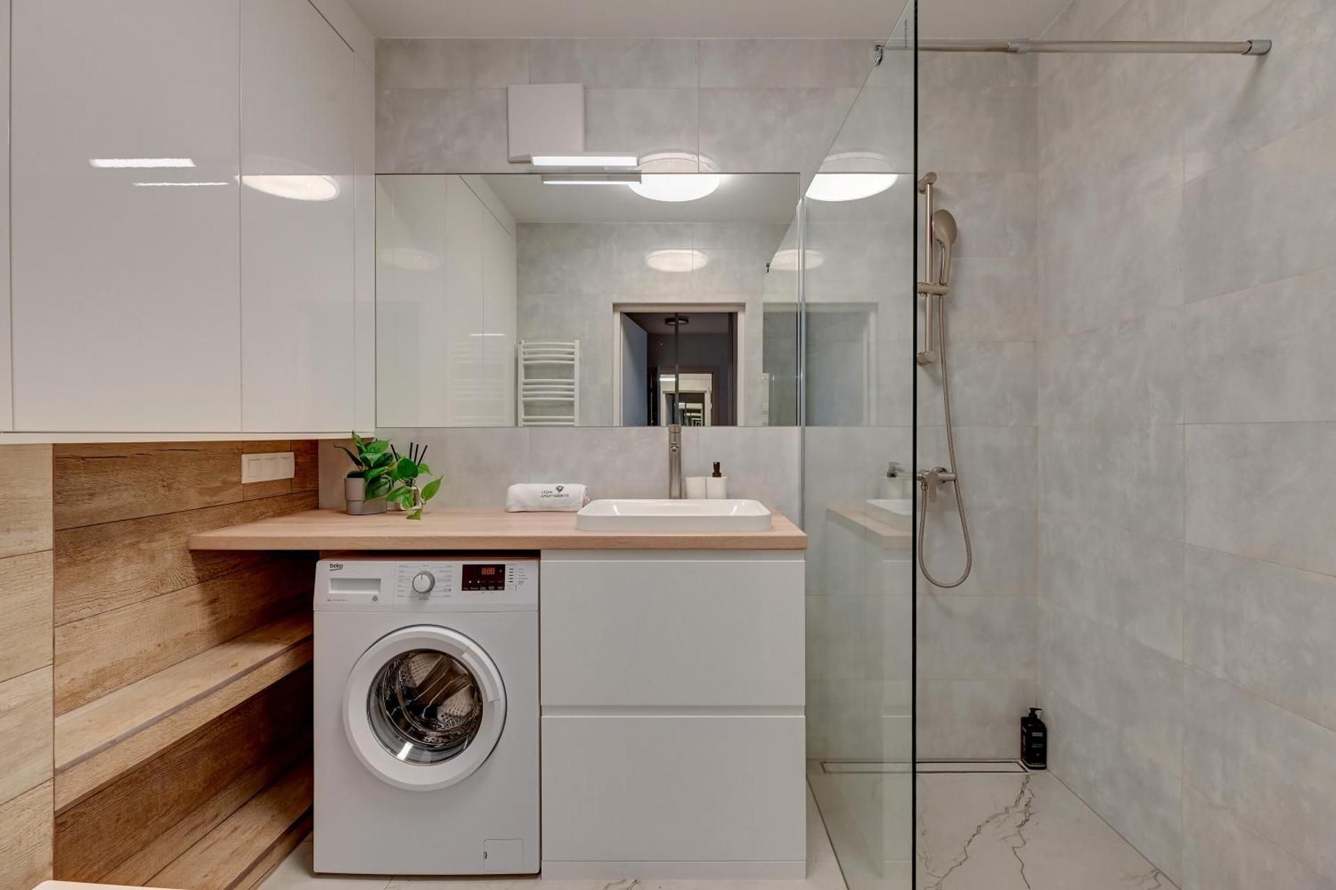 One-Bedroom Apartment with Balcony