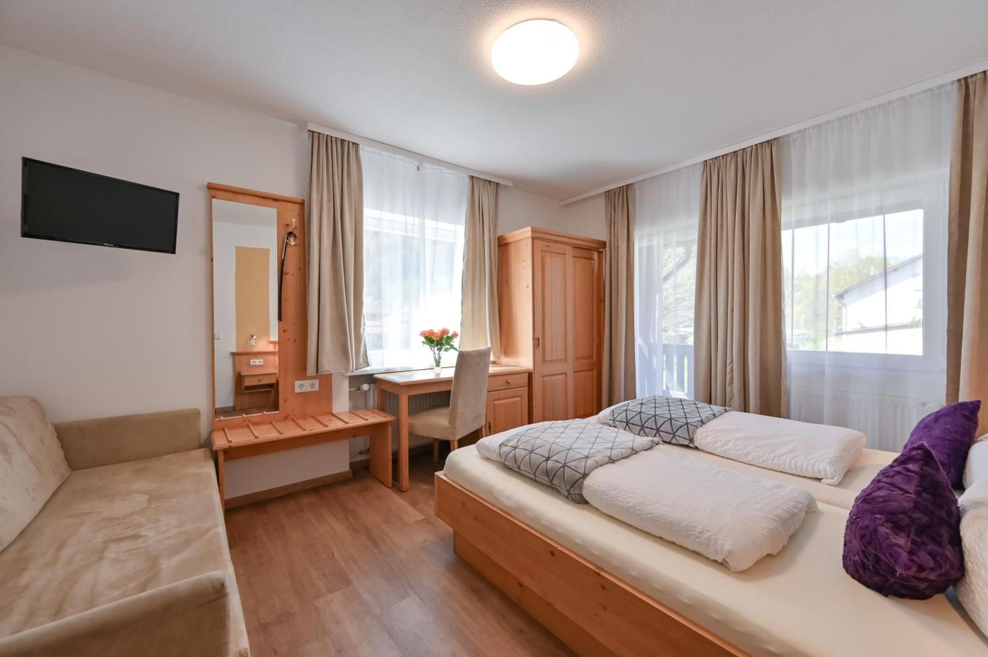 Pension Freiheit Double Room with Balcony and Sofabed 2