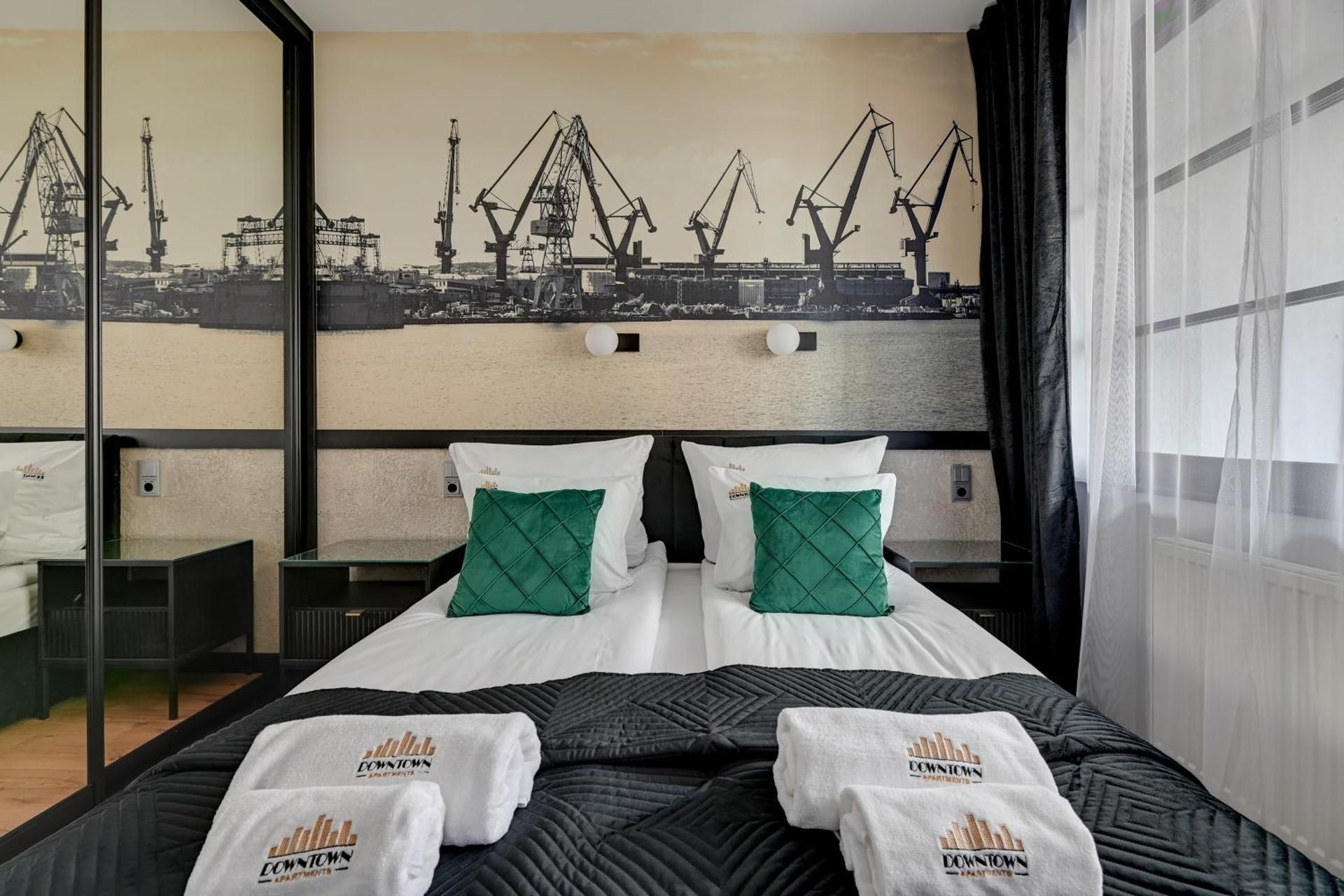 One-Bedroom Apartment with Balcony