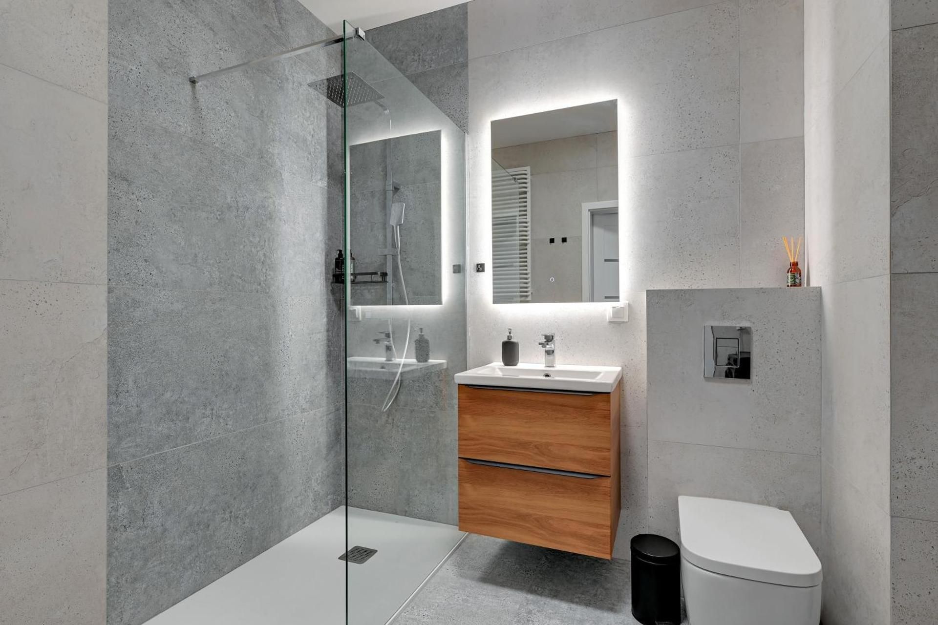 Two-Bedroom Deluxe Apartment with Balcony