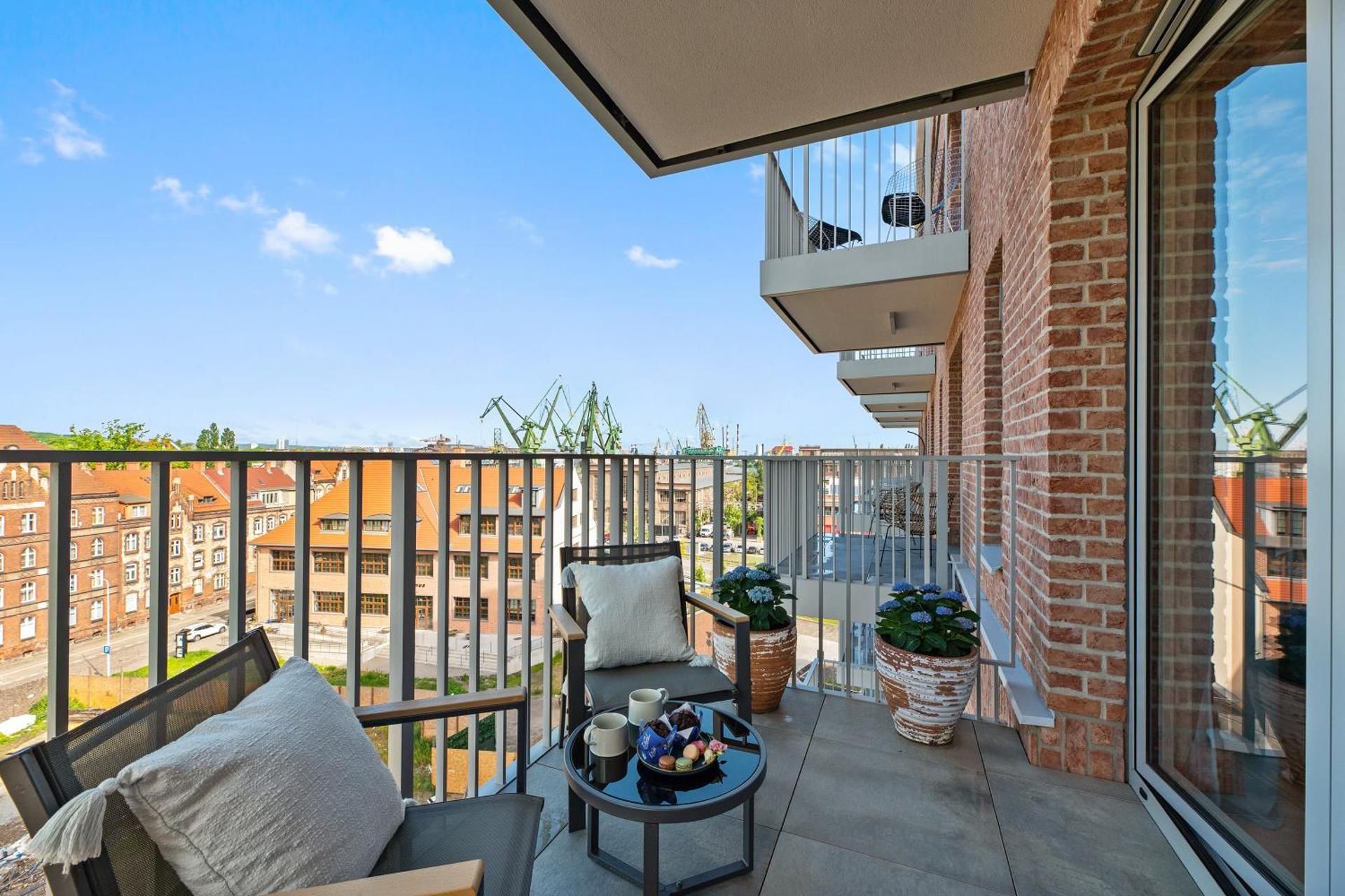 One-Bedroom Deluxe Apartment