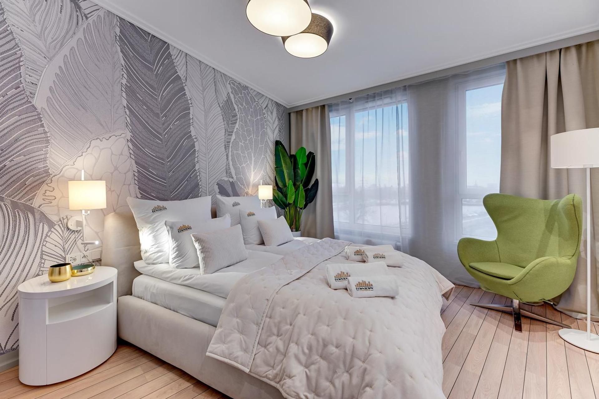 Chlebova - Riverside View Terrace, Free Parking, Gym & Kidsplay by Downtown Apartments Deluxe King Suite