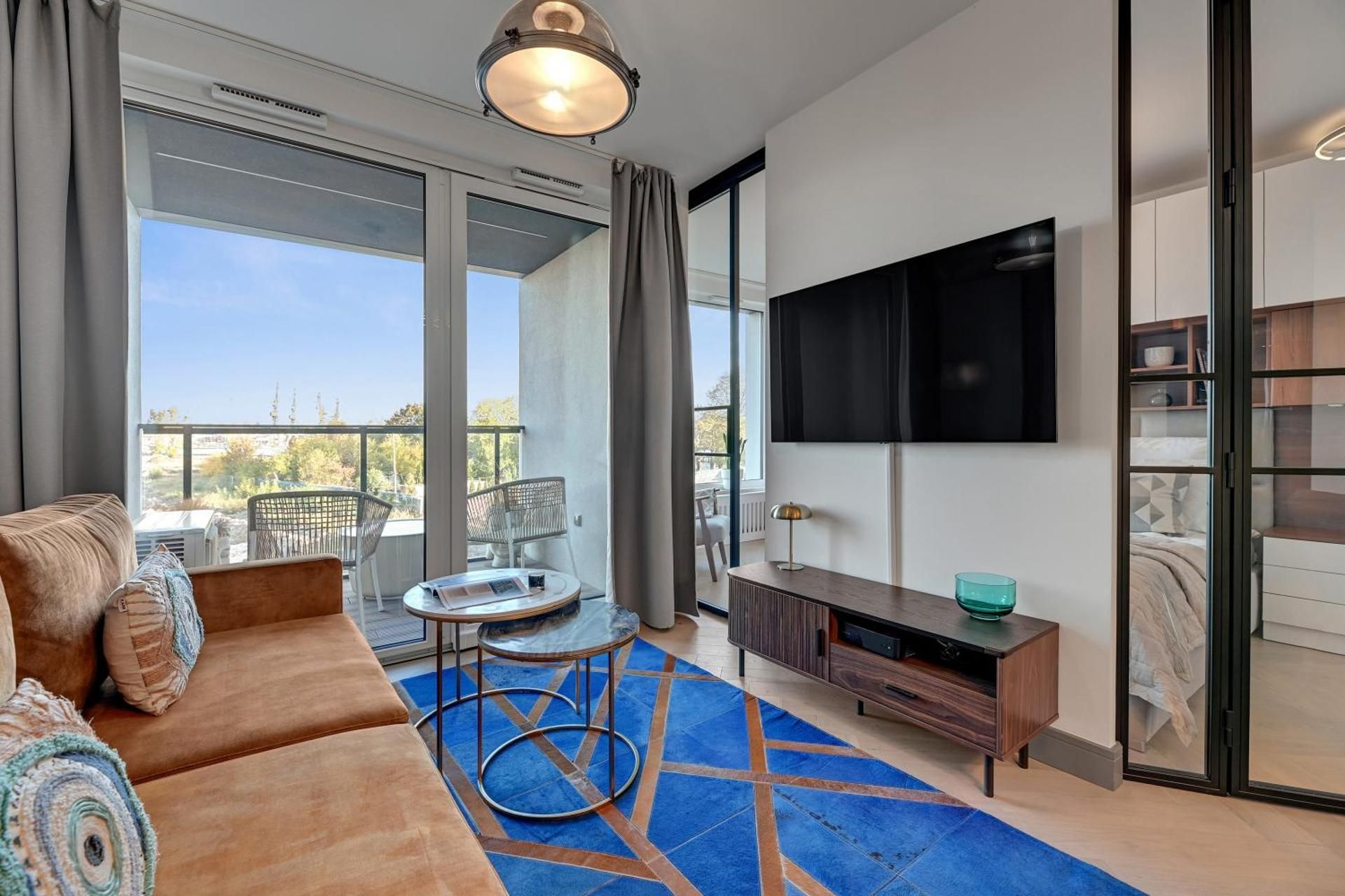 Chlebova - Riverside View Terrace, Free Parking, Gym & Kidsplay by Downtown Apartments Deluxe One-Bedroom Apartment 2