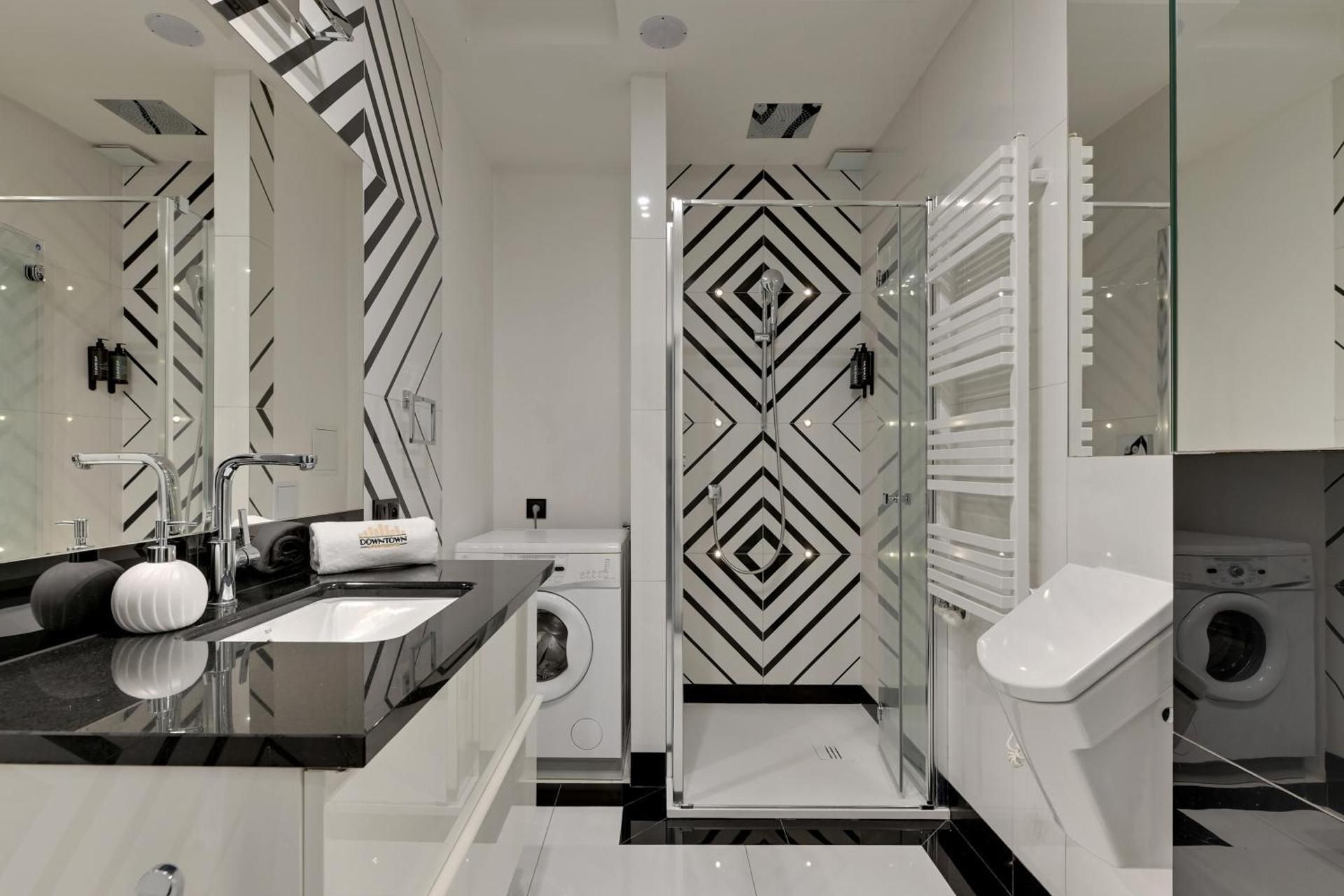Two-Bedroom Deluxe Apartment with Balcony