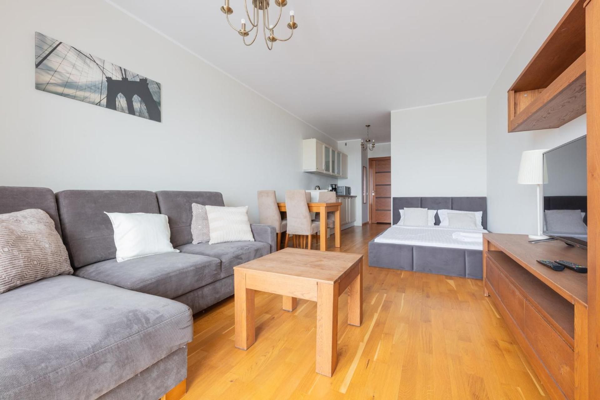 Studio Apartment with Queen Bed