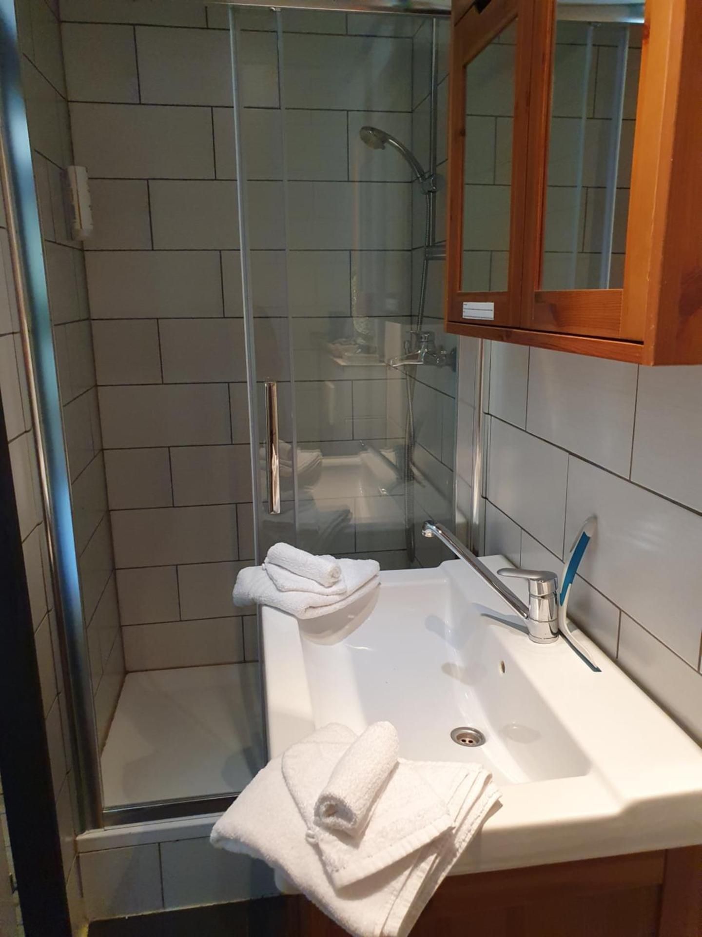 Comfort Triple Room with Shower