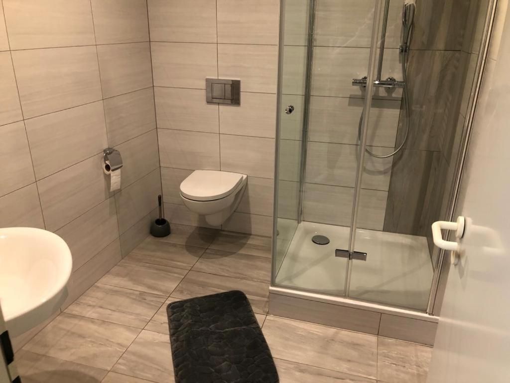 Budget Single Room with Shared Bathroom