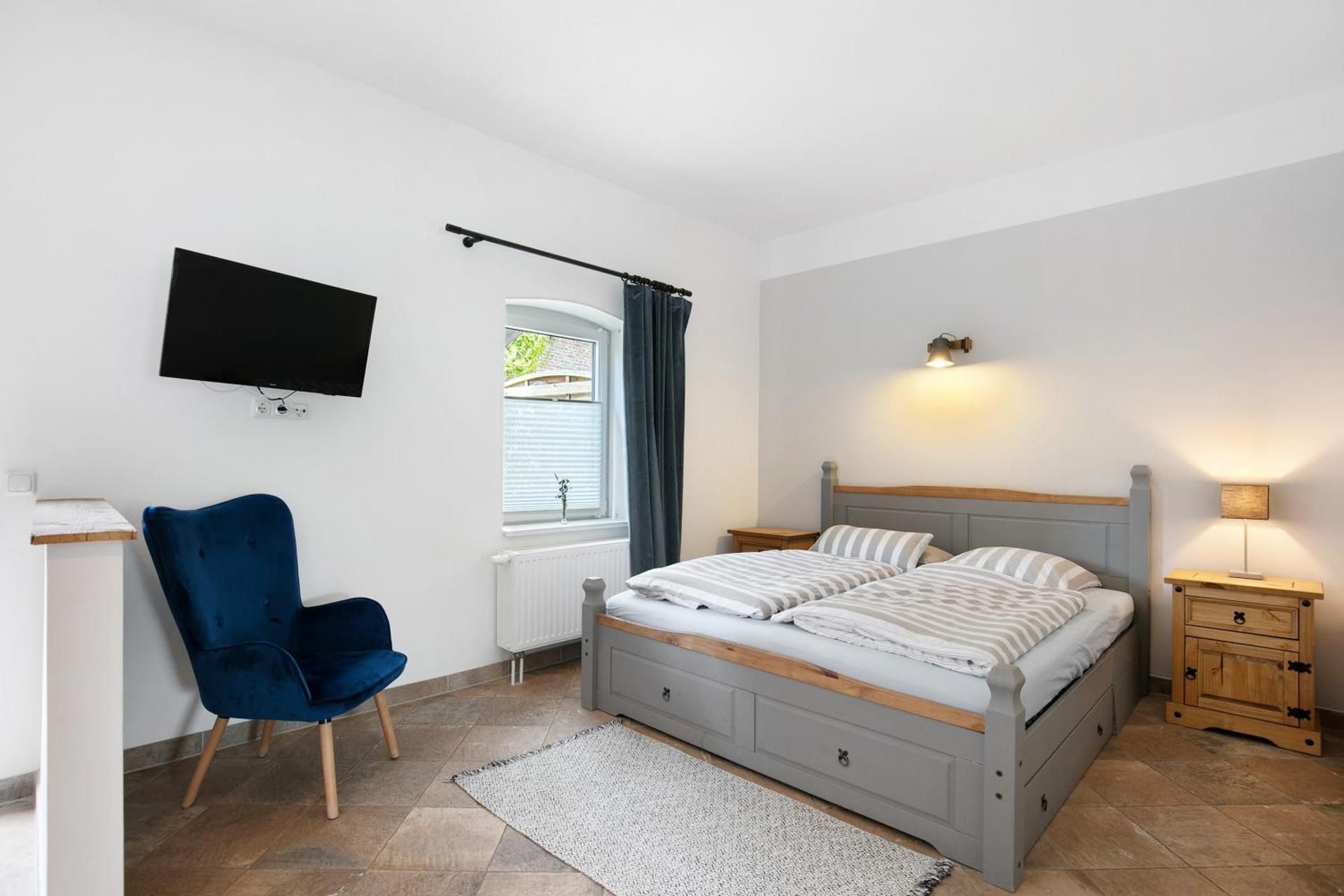 Superior One-Bedroom Apartment