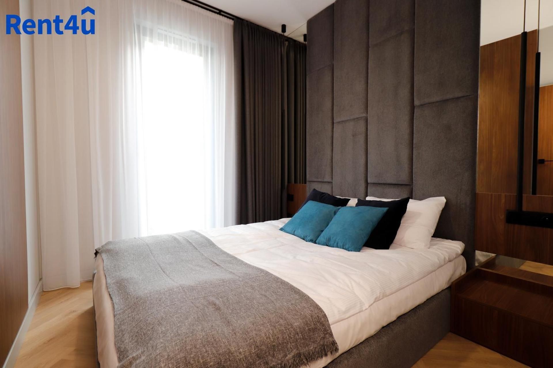 One-Bedroom Apartment with Terrace