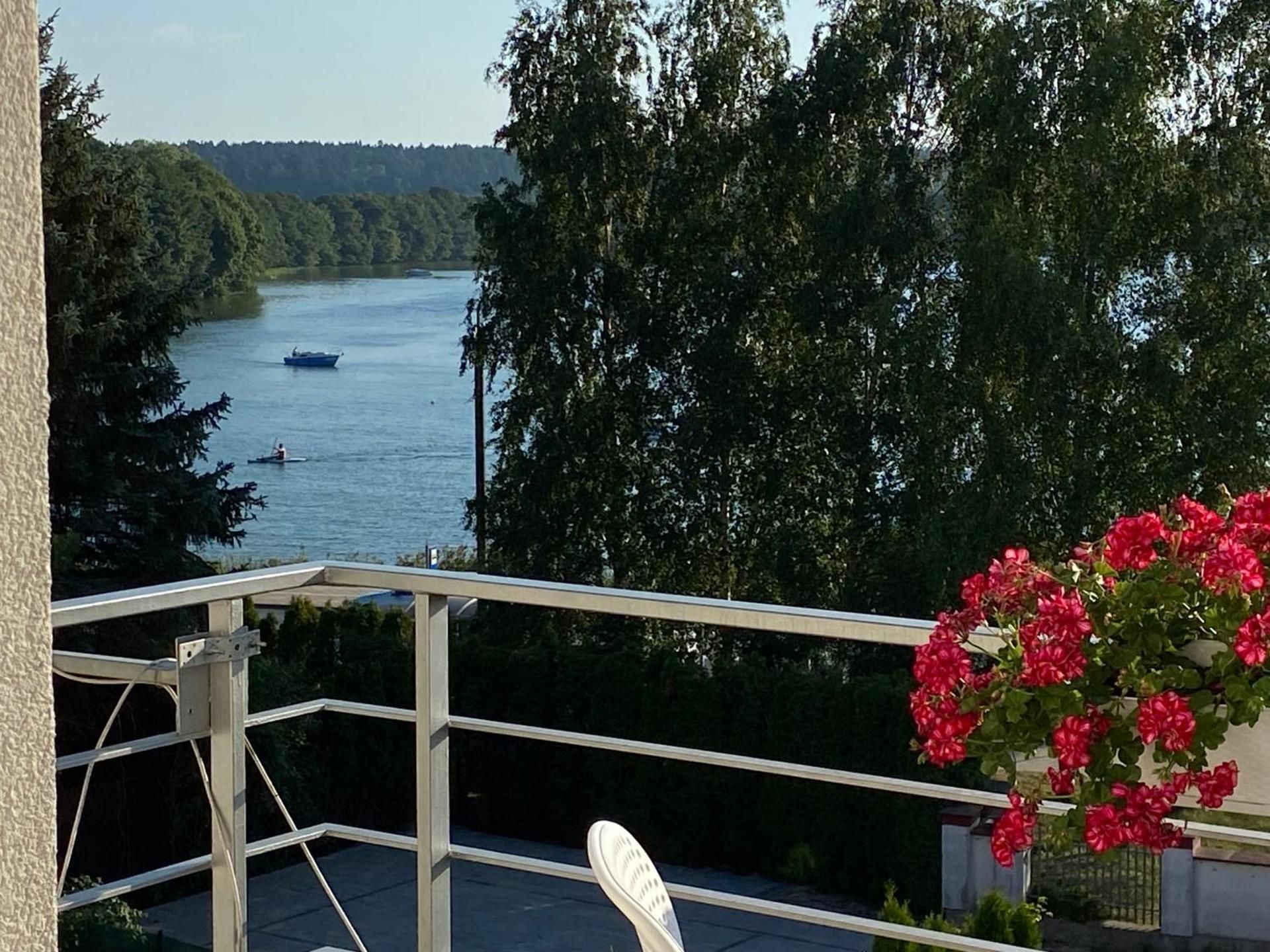 Apartment with Lake View