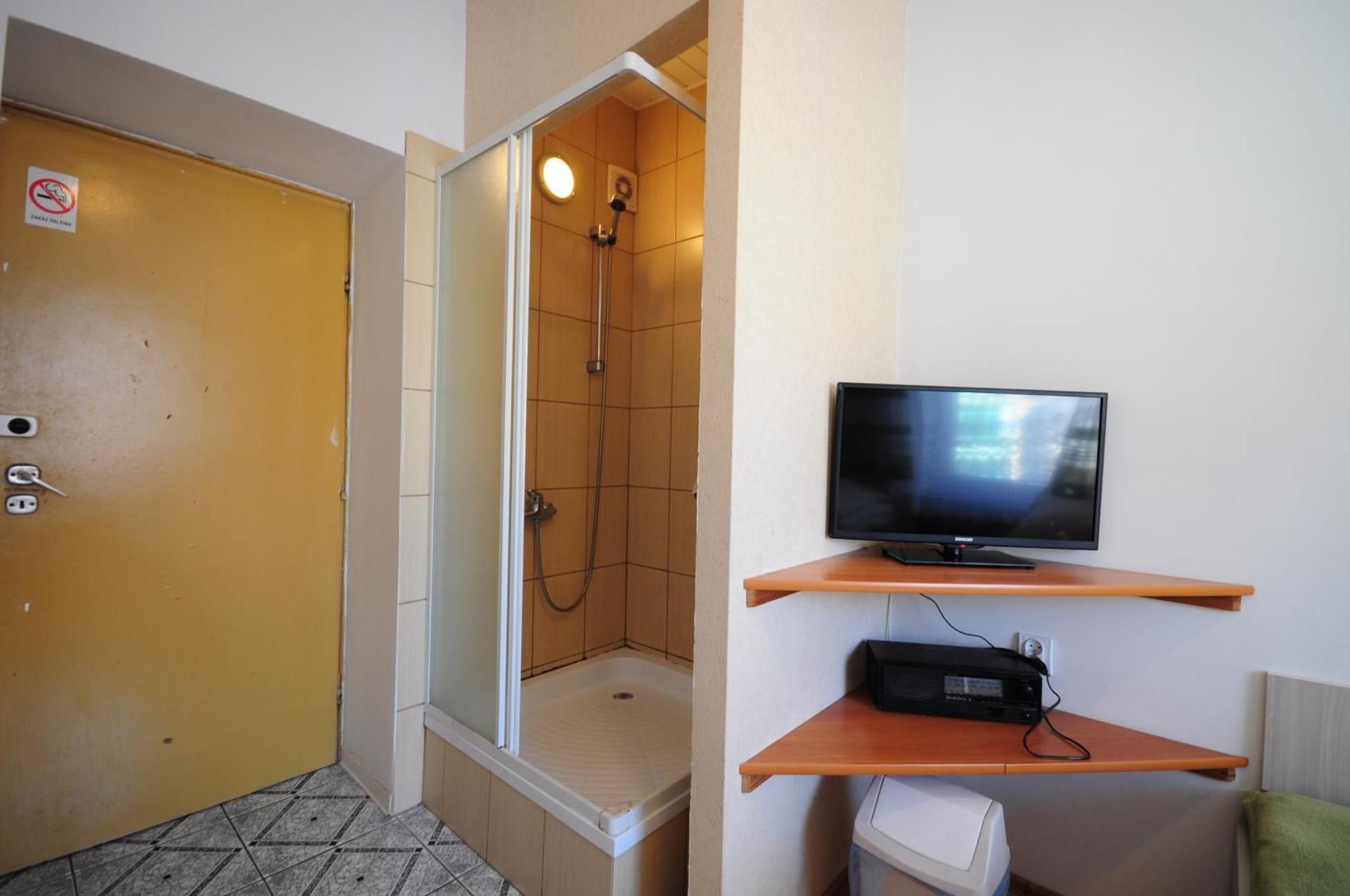 Twin Room with Shower