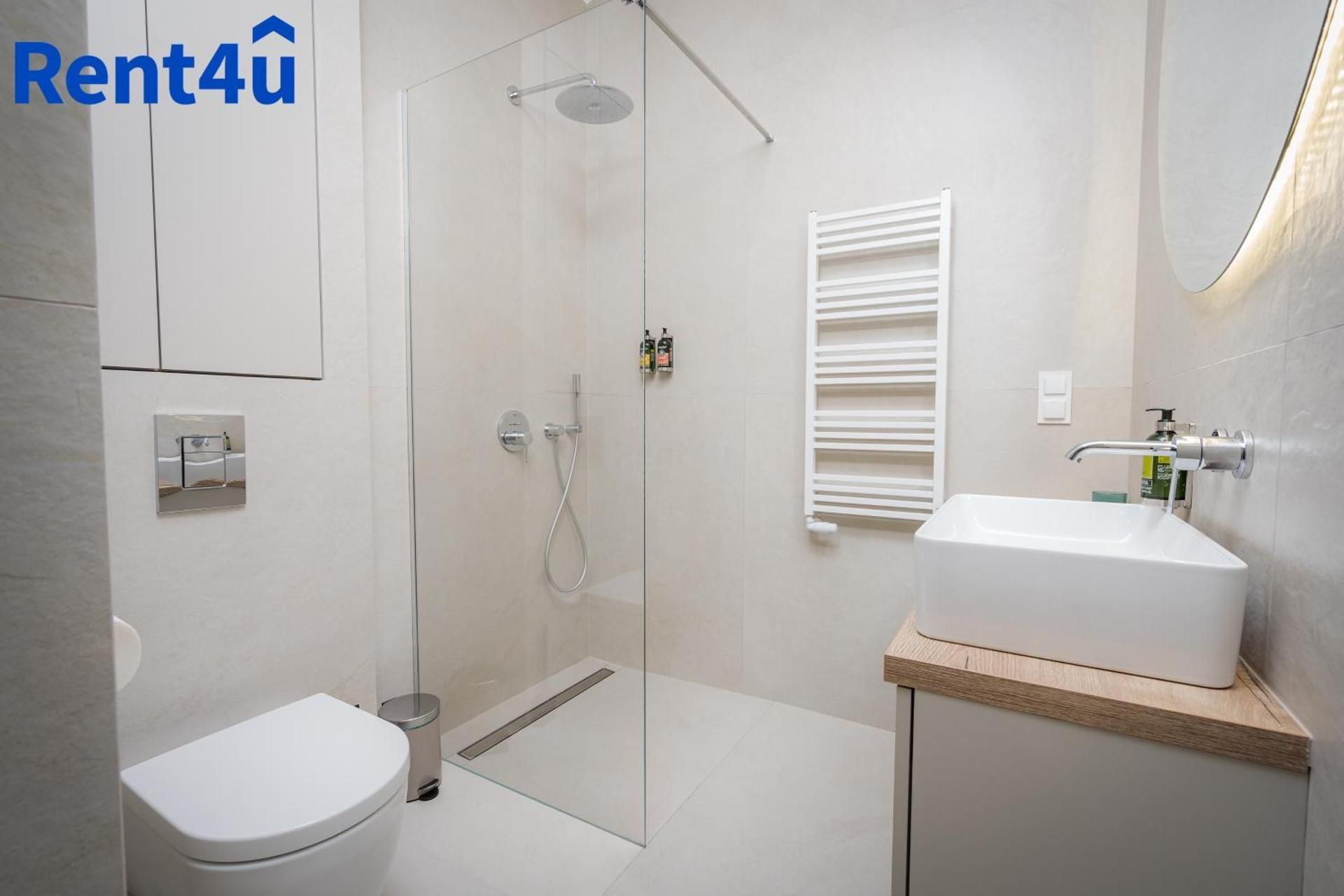 One-Bedroom Premier Apartment