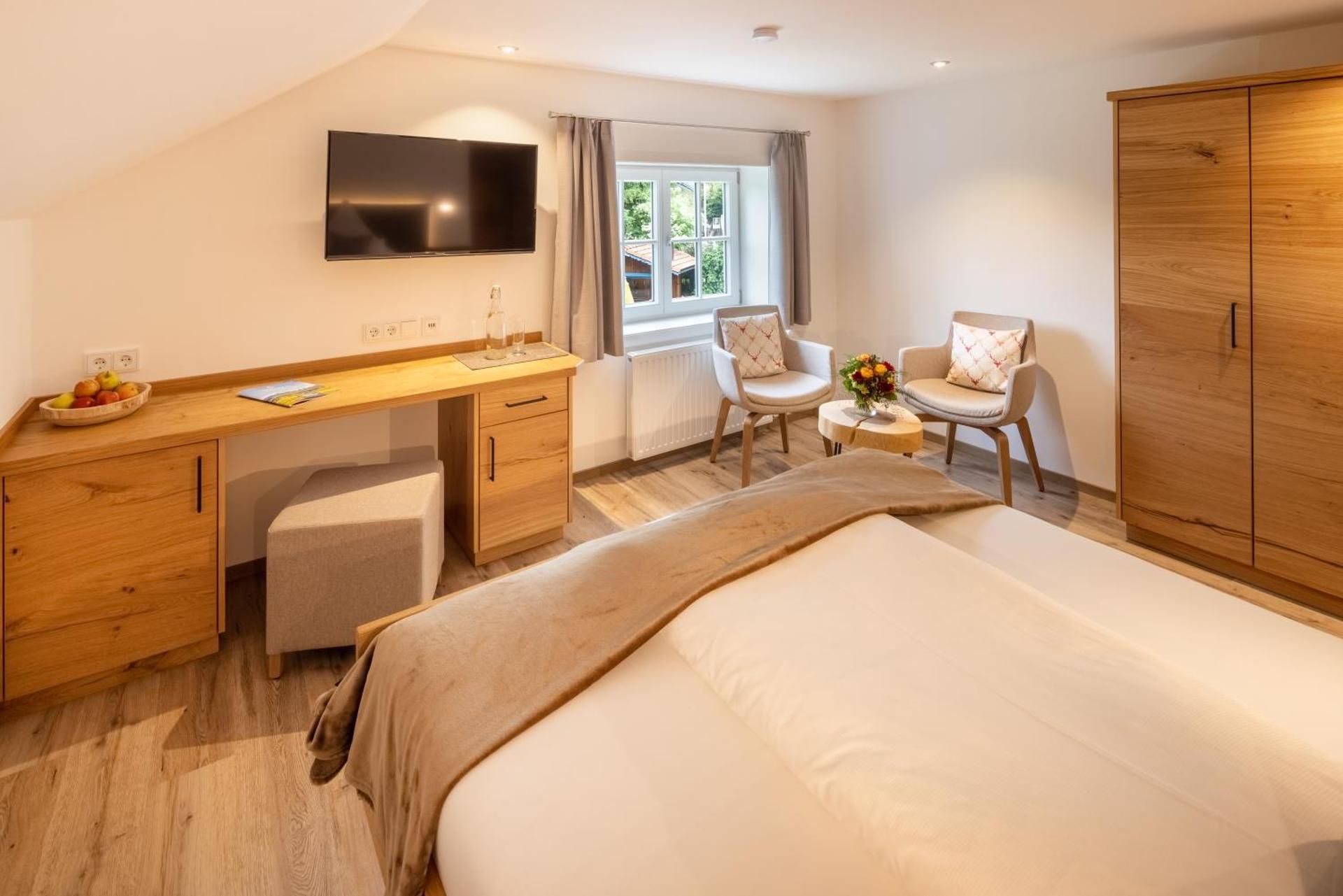 Single Room with Mountain View