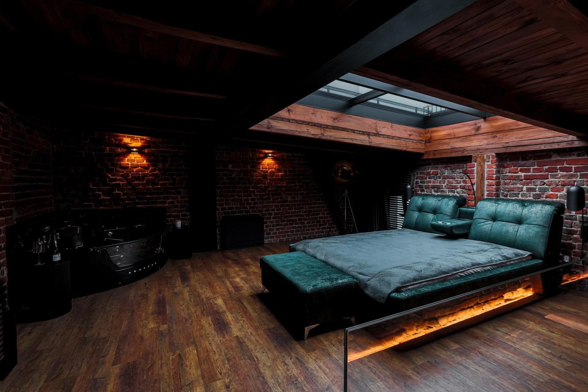 One-Bedroom Deluxe Apartment