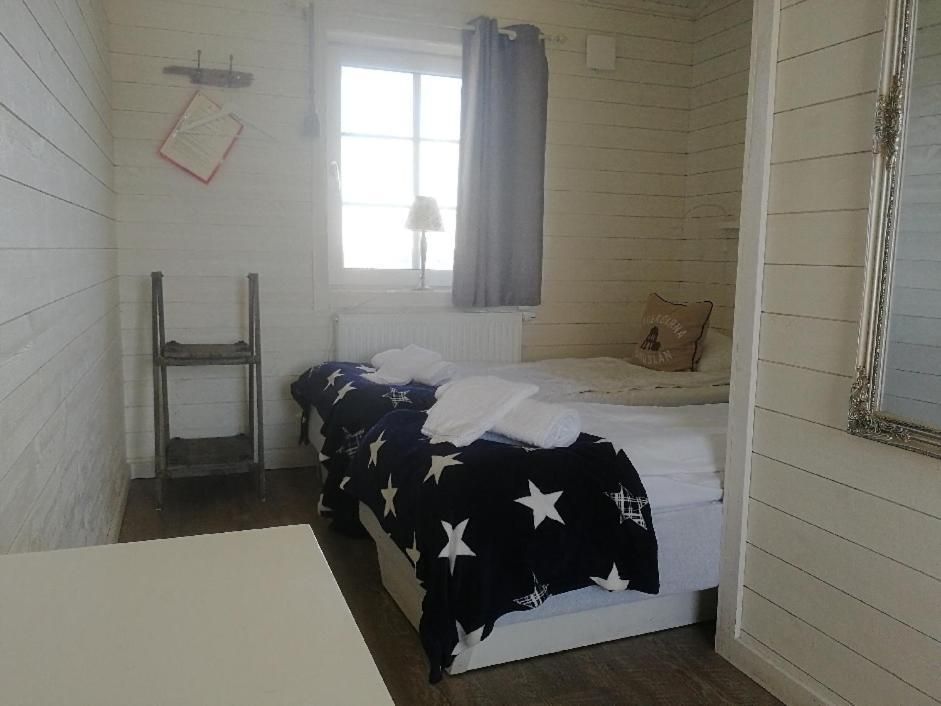 Twin Room with Shower
