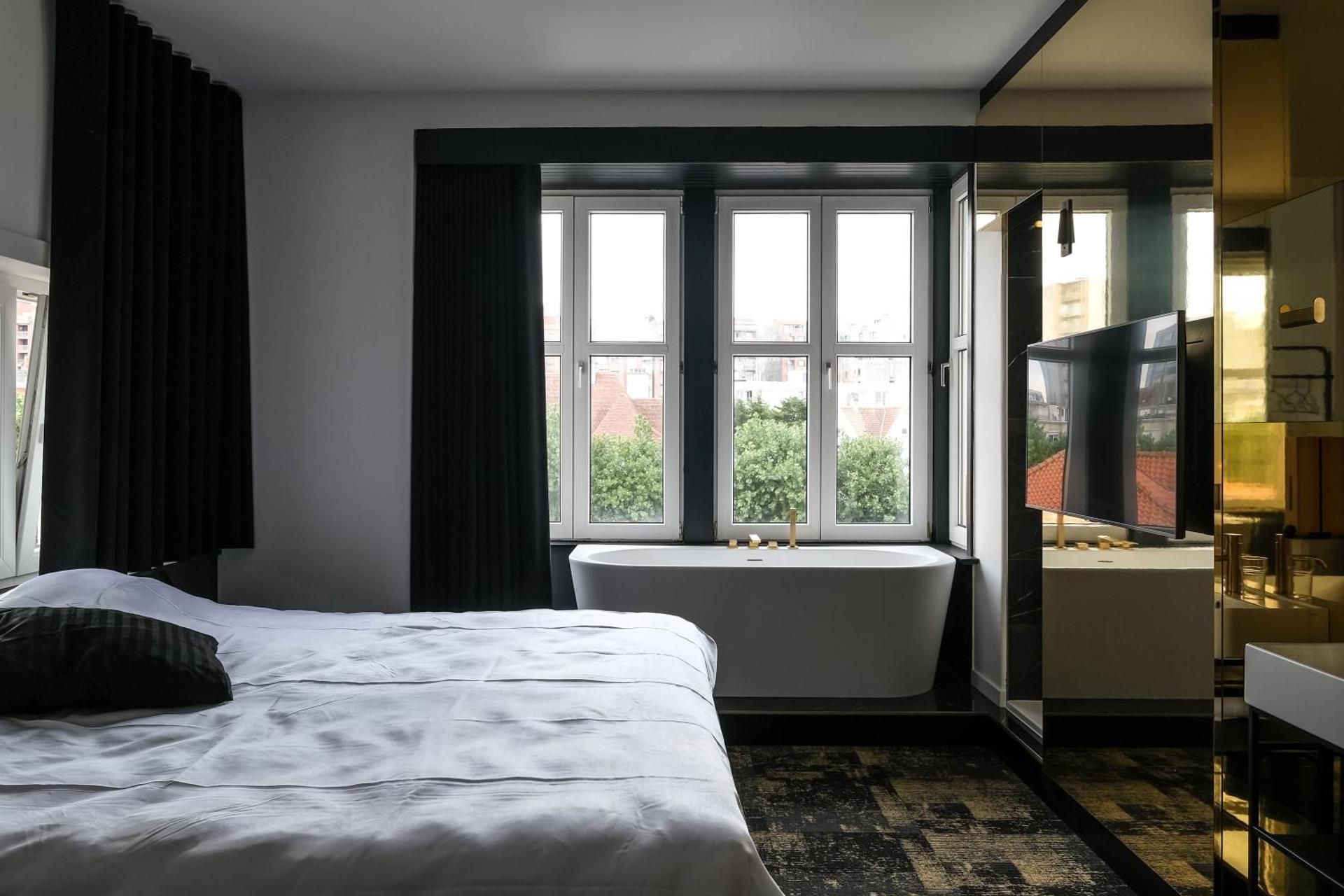 Deluxe King Room