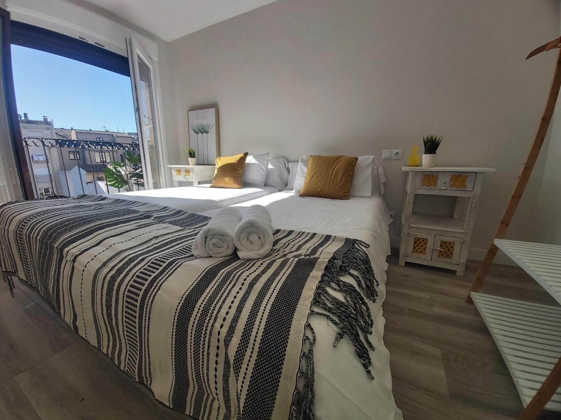 Three-Bedroom Apartment with Balcony