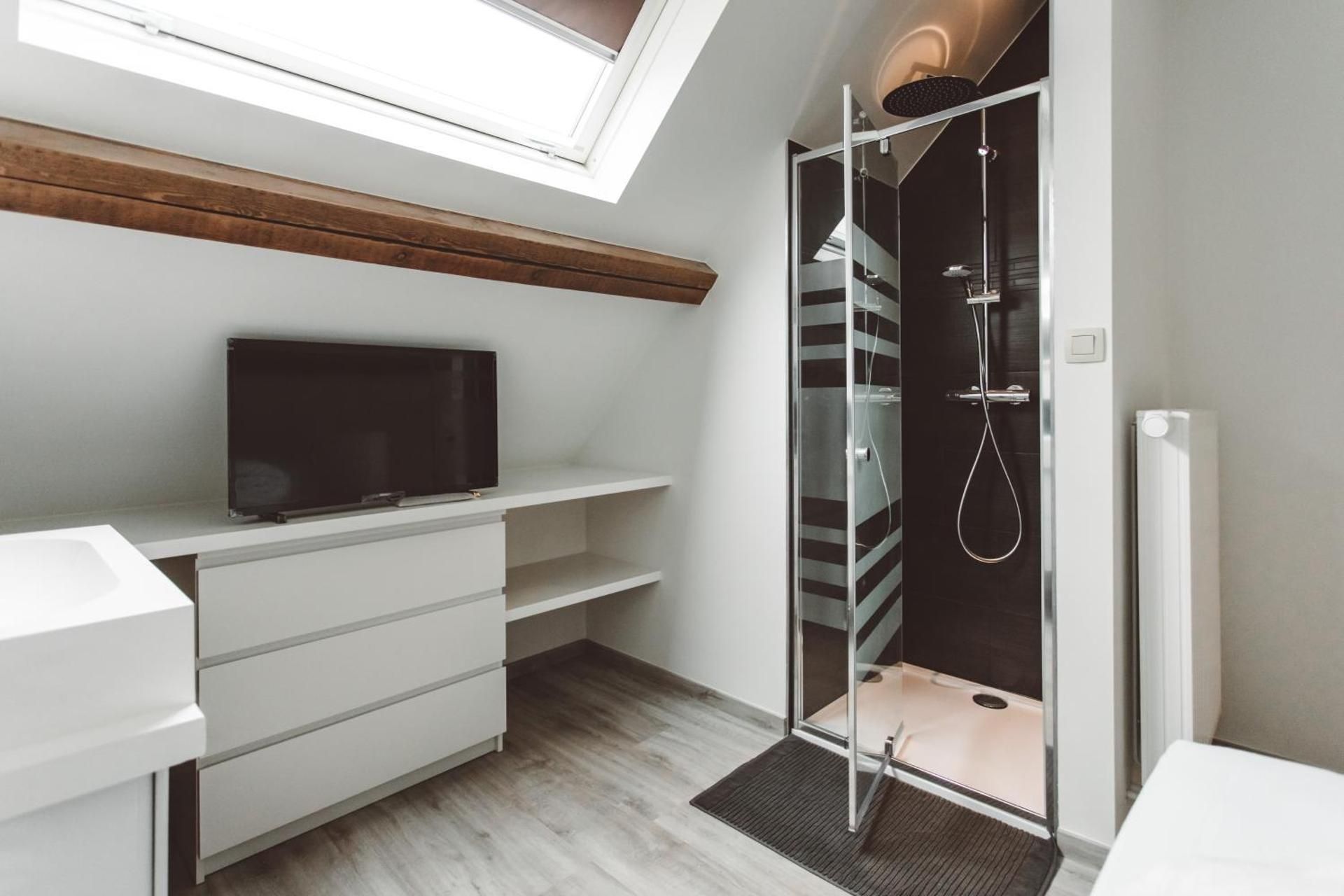 Studio - Split Level