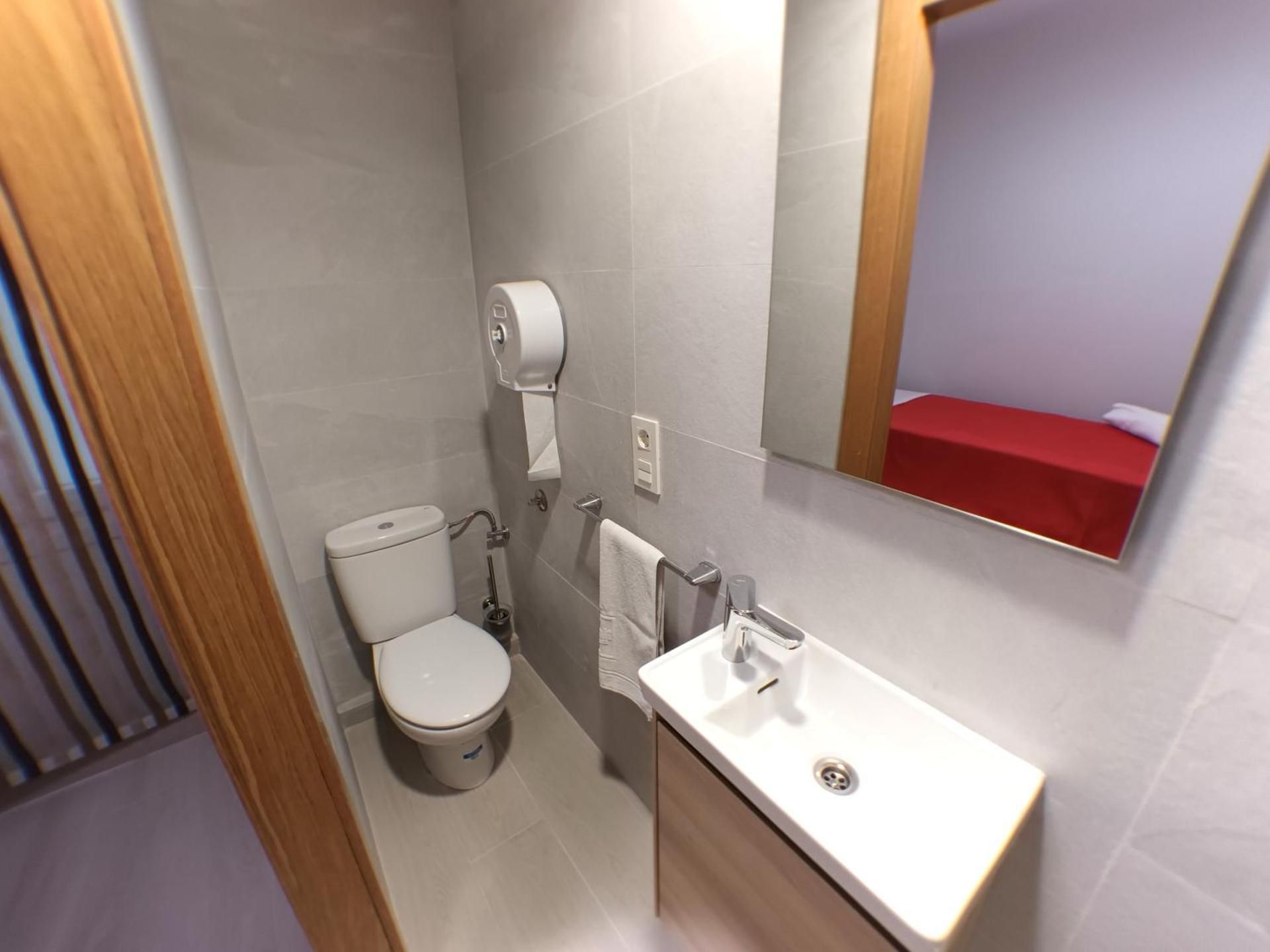 Single Room With Private Bathroom