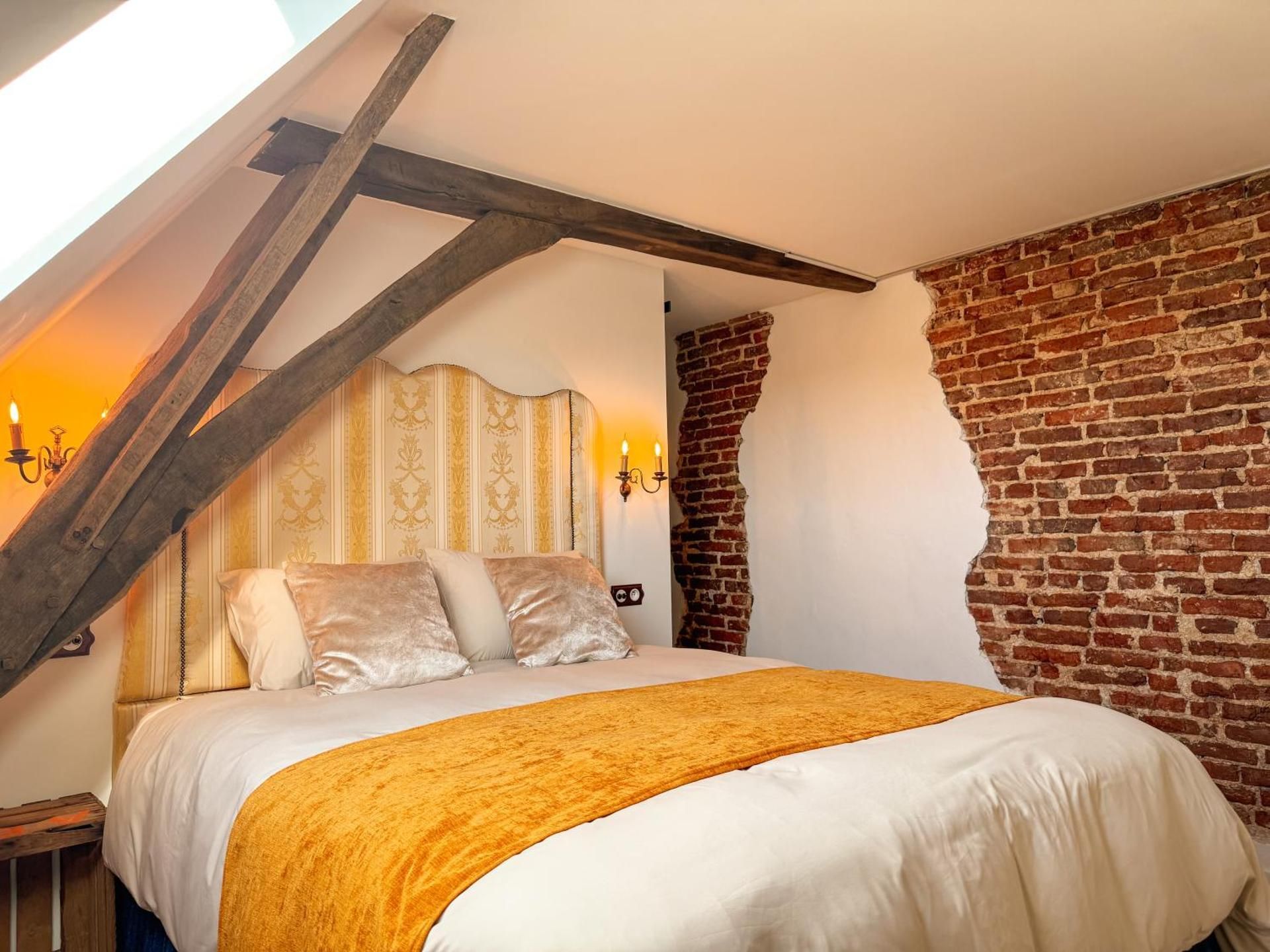 Deluxe Queen Room
