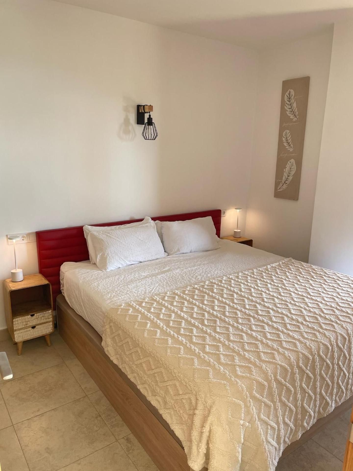 Deluxe One-Bedroom Apartment with Ocean View