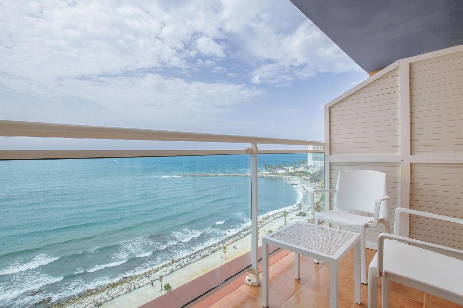 Superior Double or Twin Room with Sea View (2 adults + 2 children)