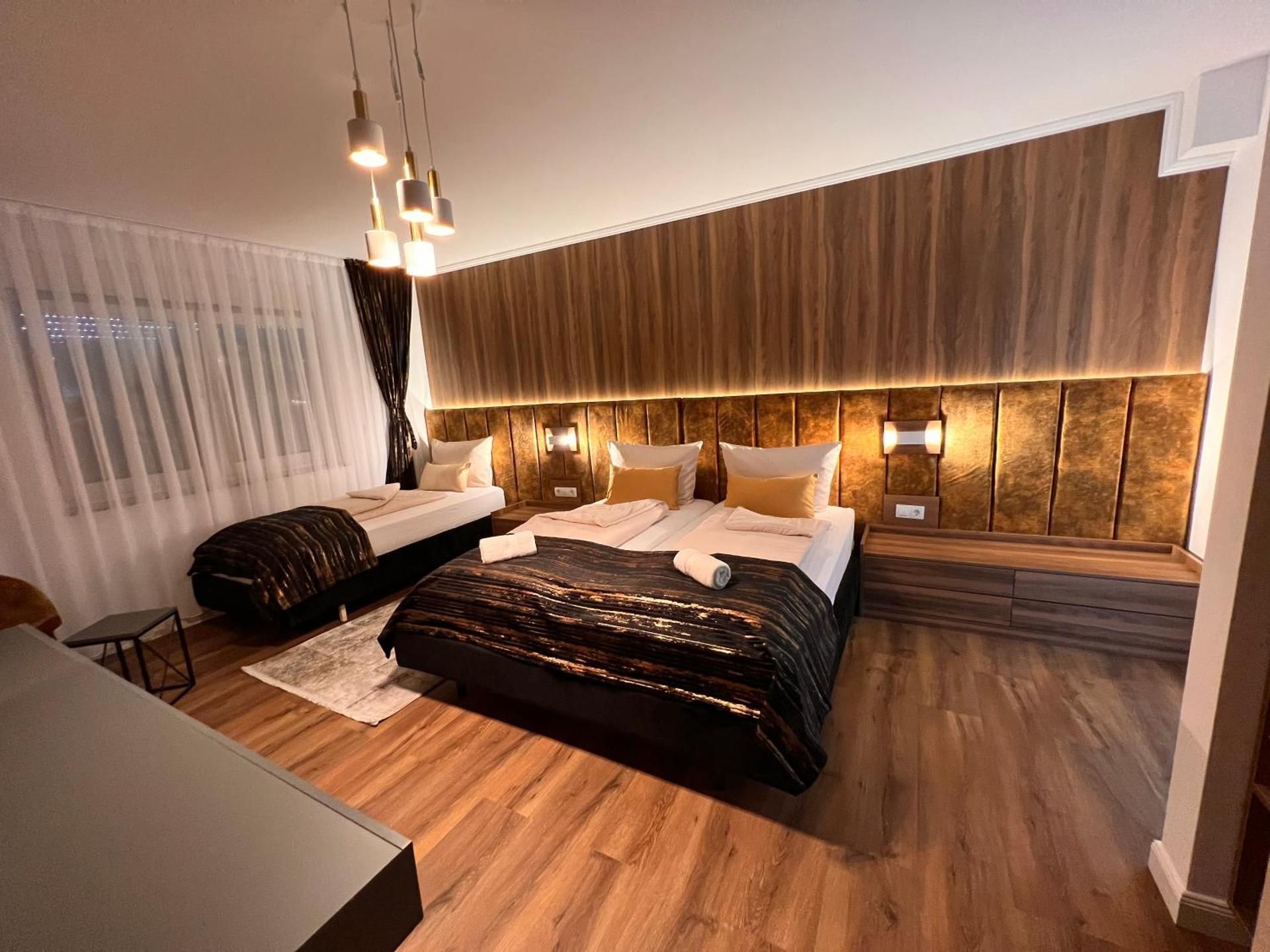 Deluxe Family Room