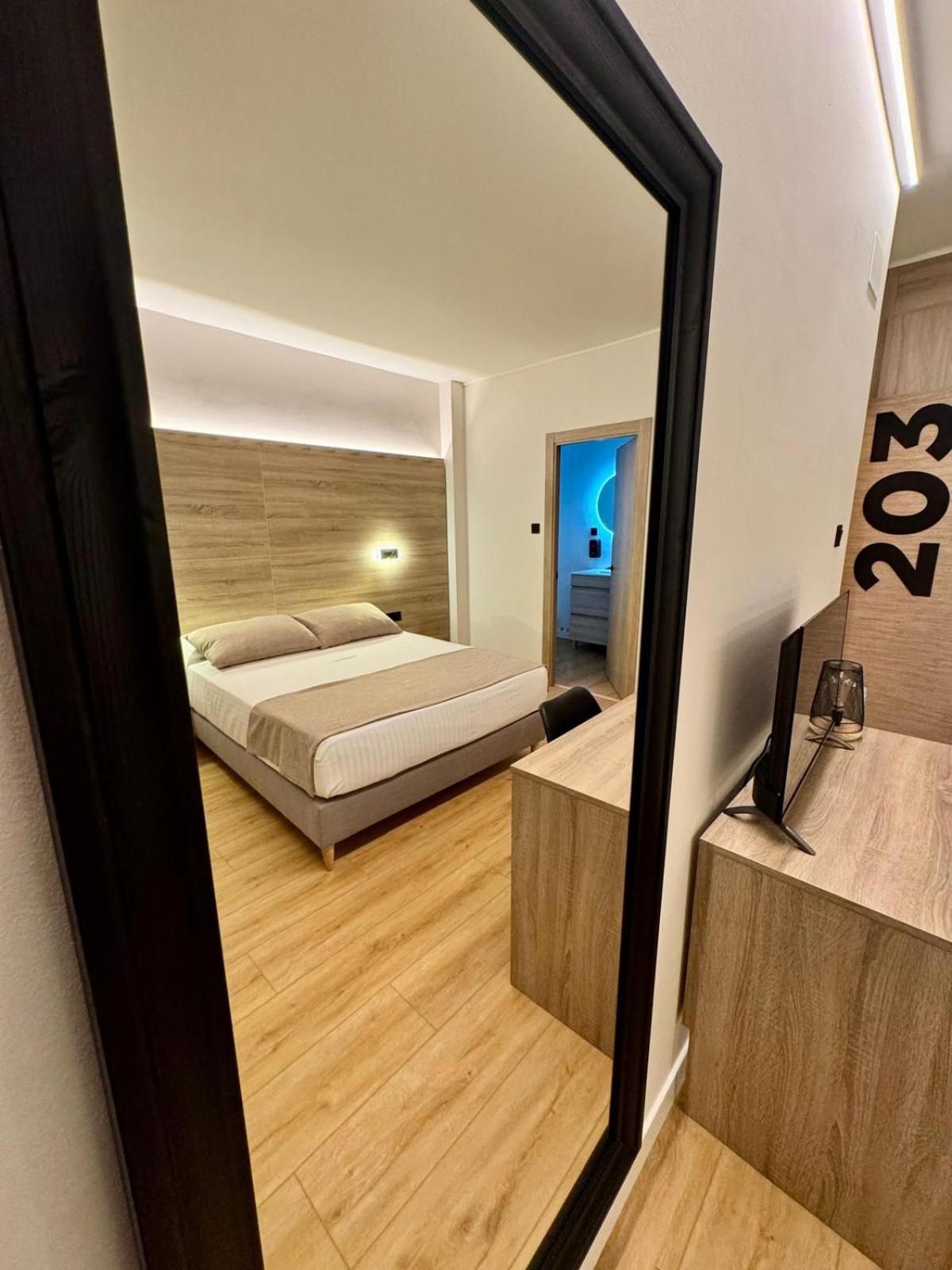 Standard Queen Room