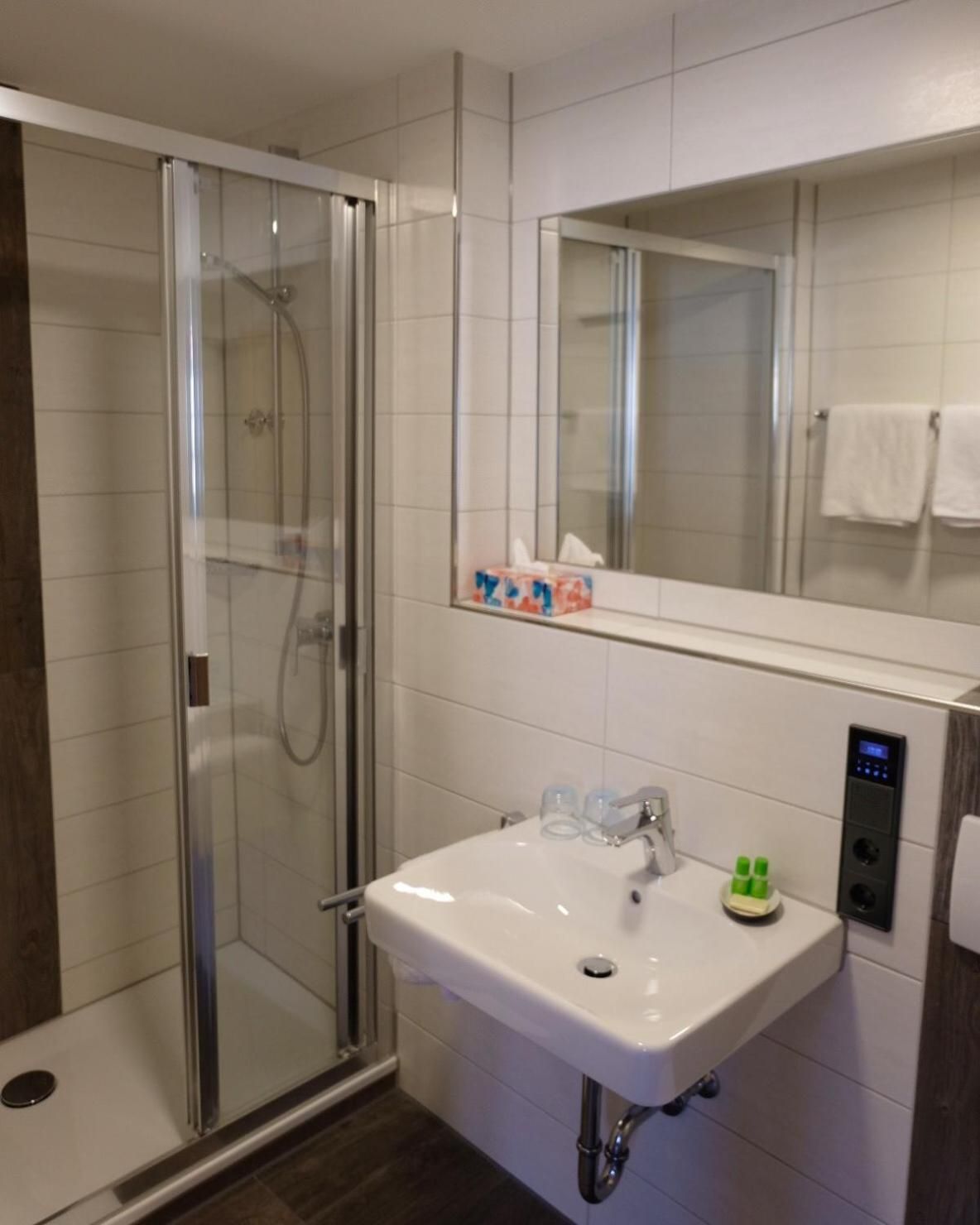 Deluxe Double Room with Shower