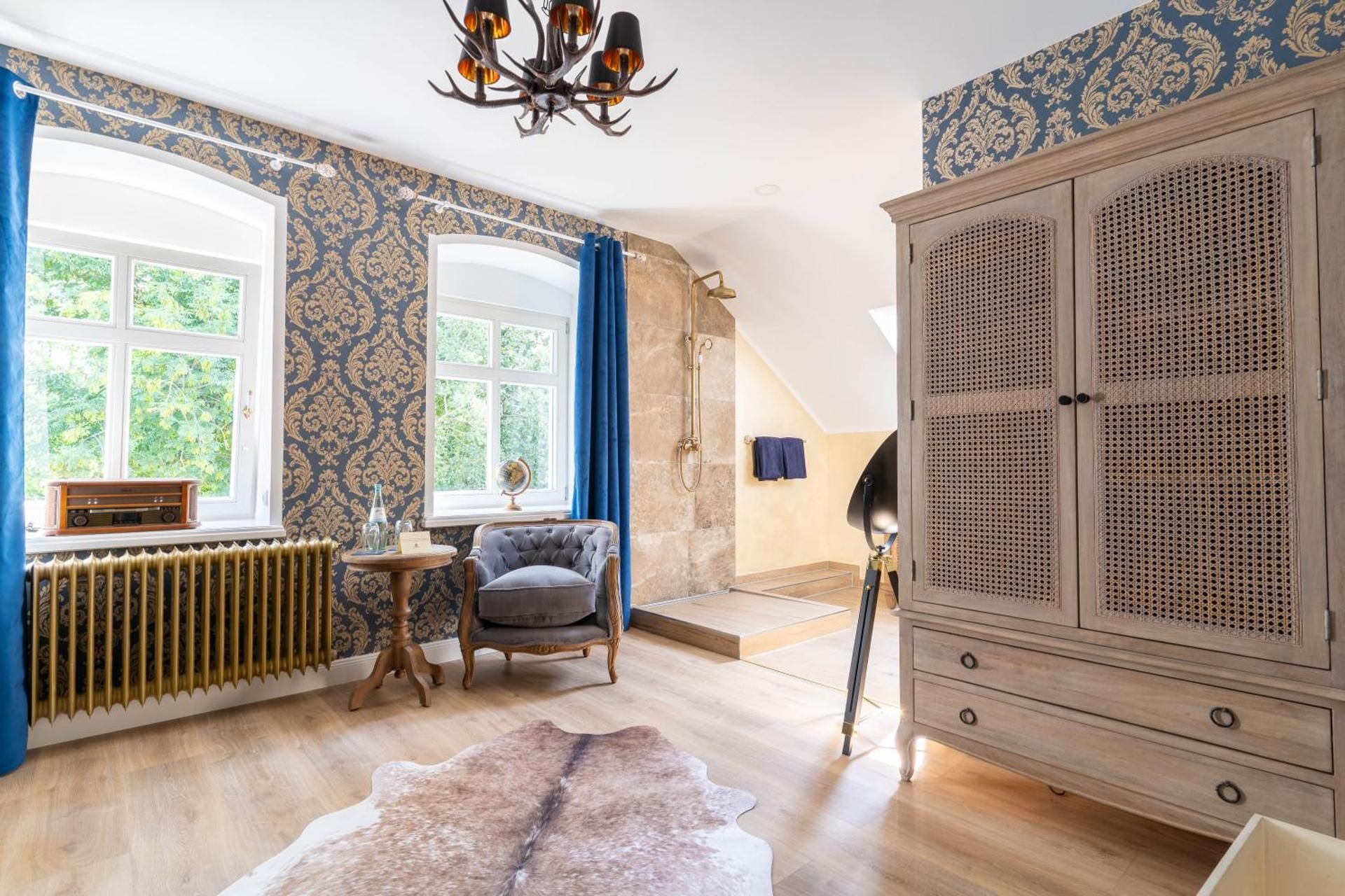 Deluxe Double Room with Shower