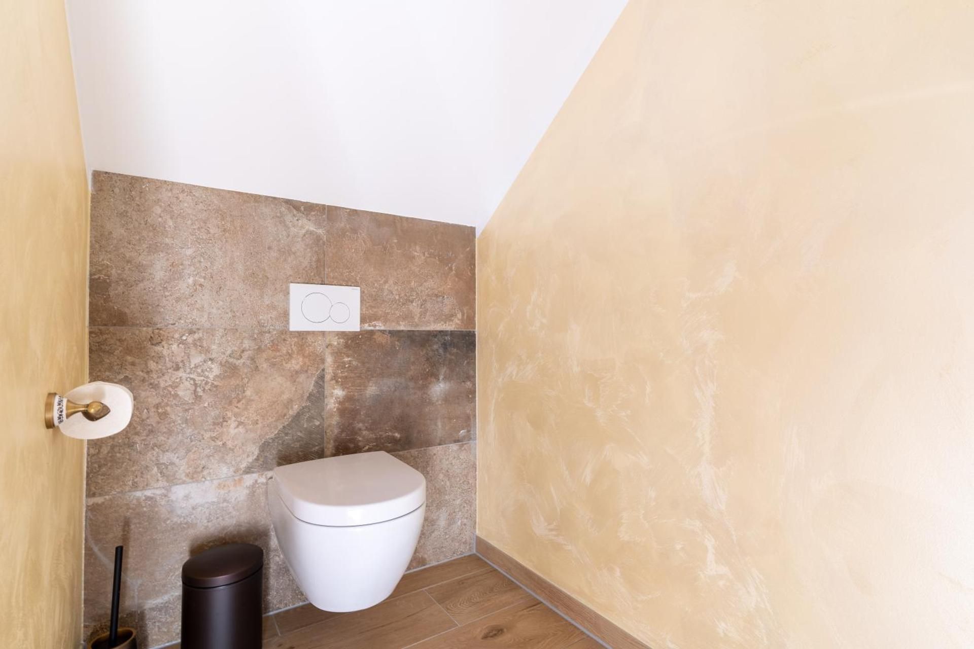 Deluxe Double Room with Shower