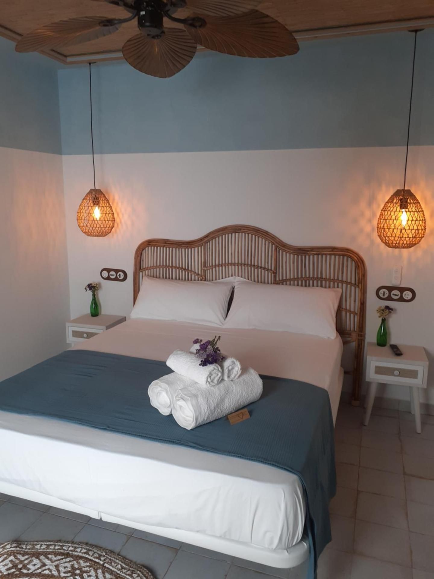 Deluxe Double Room with Side Sea View