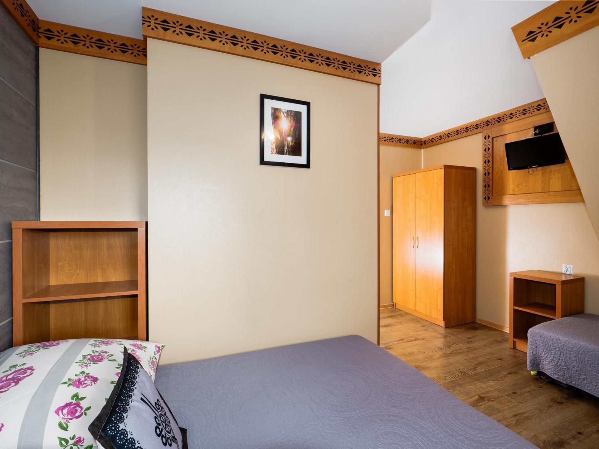 Economy Triple Room