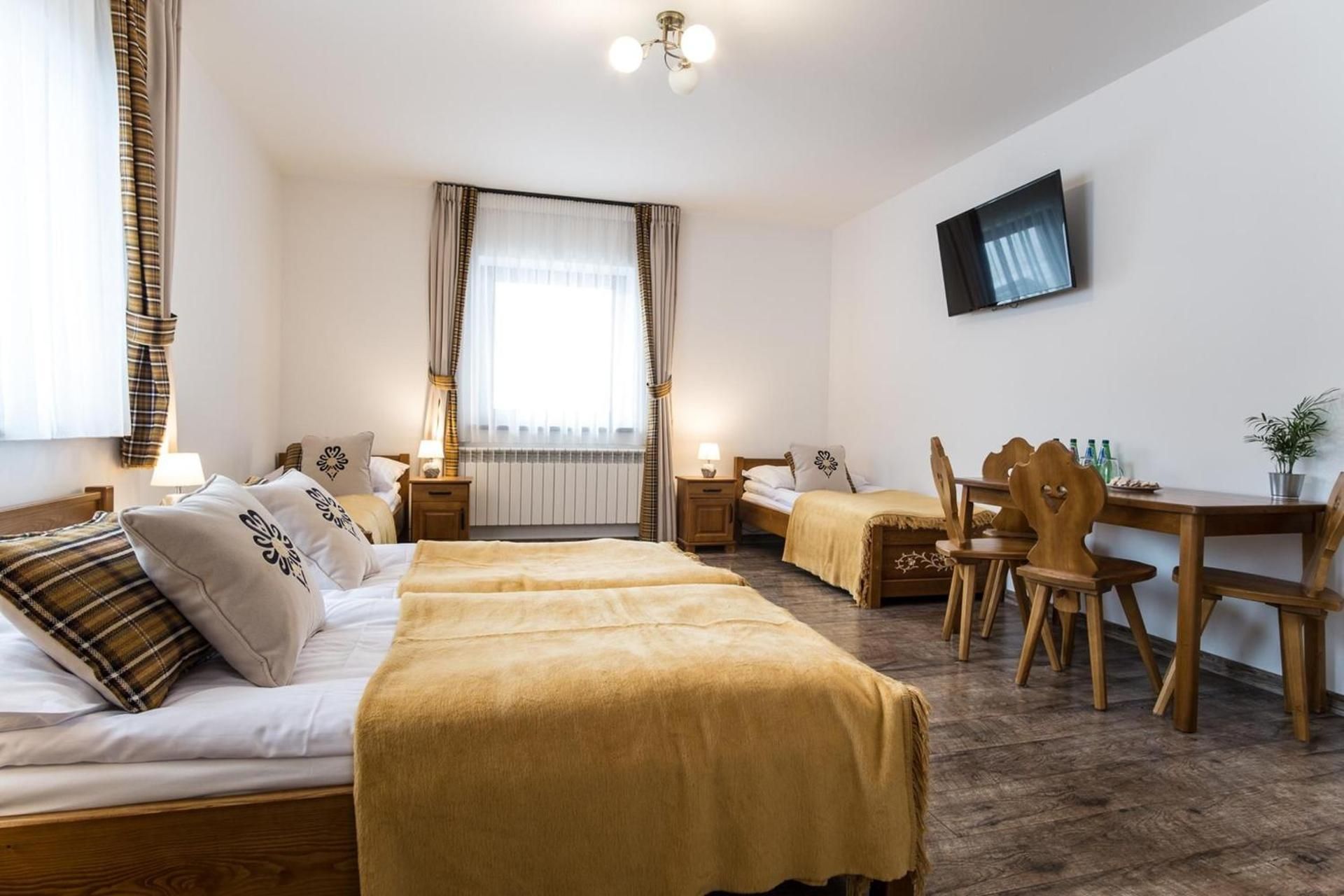 Quadruple Room with Mountain View